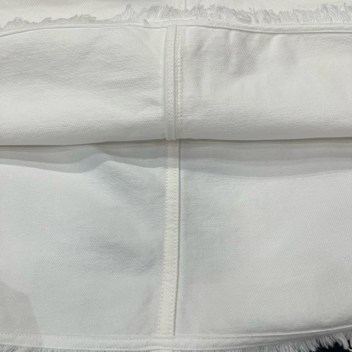 Louis Vuitton Louis Vuitton Frayed Hem Denim Mini Skirt Size 34 Size 25" / US 0 / IT 36 - 5 Thumbnail