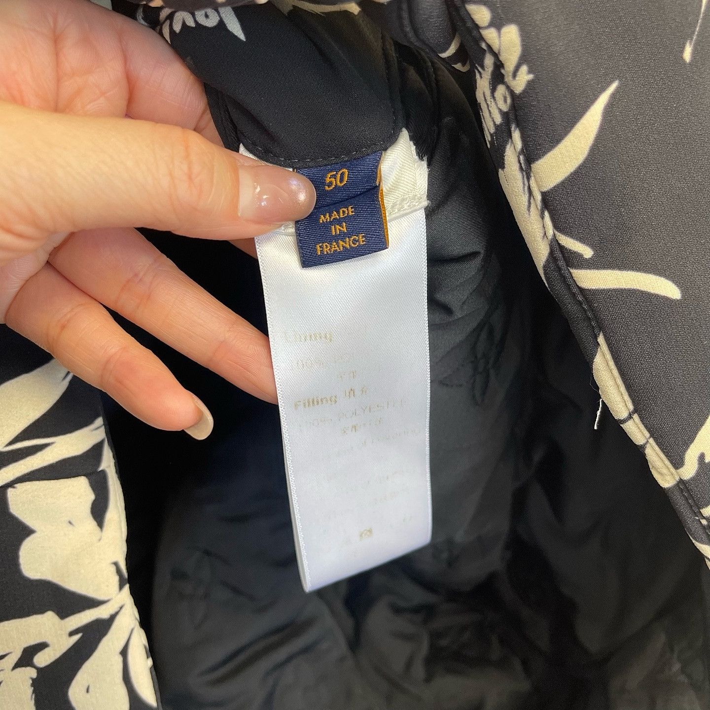 Louis Vuitton Louis Vuitton Floral Light Jacket Size M Size US M / EU 48-50 / 2 - 4 Thumbnail