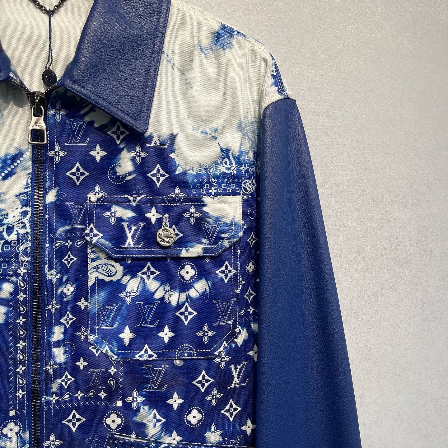 Louis Vuitton Louis Vuitton Bandana Print Leather Jacket Size M Size US M / EU 48-50 / 2 - 6 Thumbnail