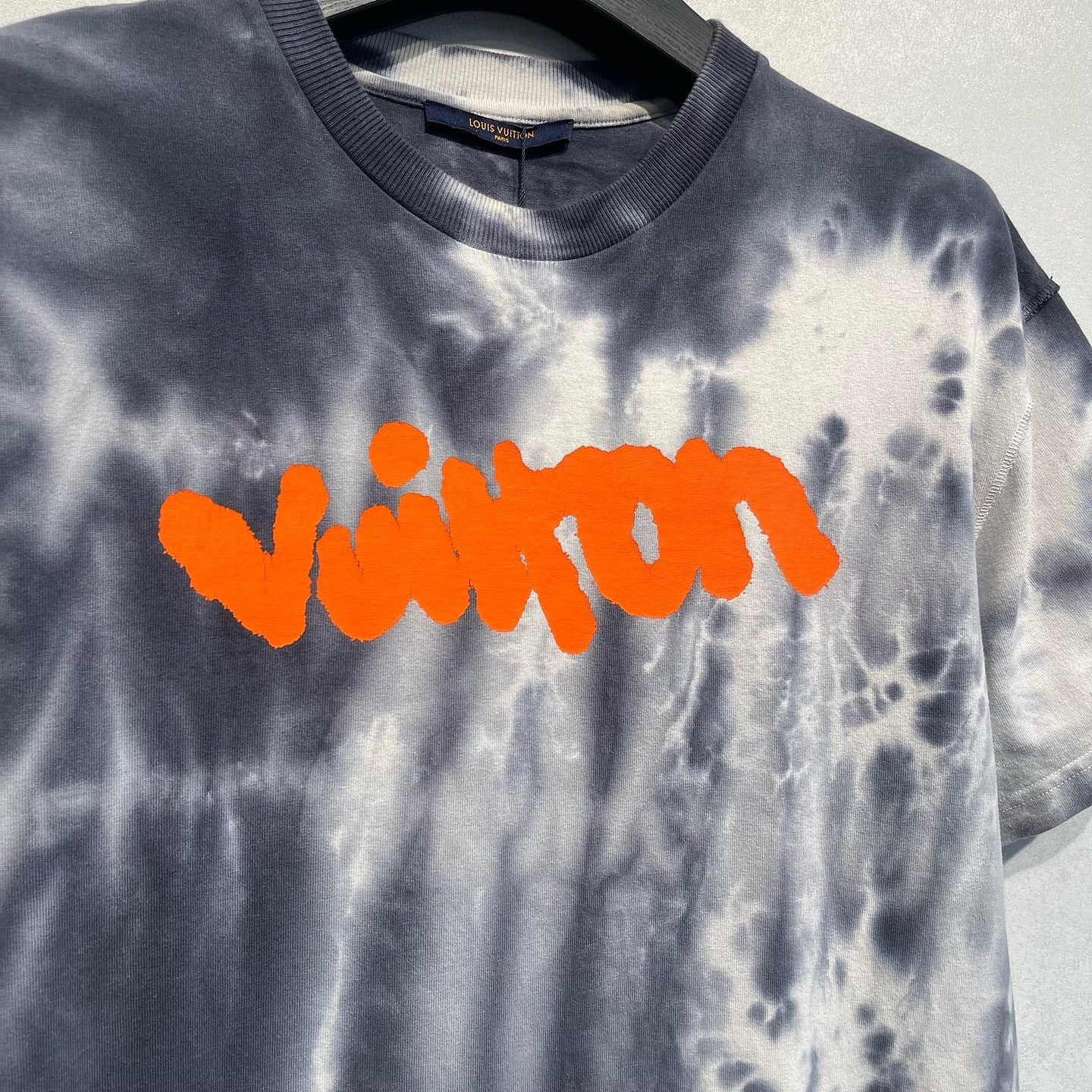 Louis Vuitton Louis Vuitton Tie-Dye Logo T-Shirt Size M Size US M / EU 48-50 / 2 - 7 Thumbnail