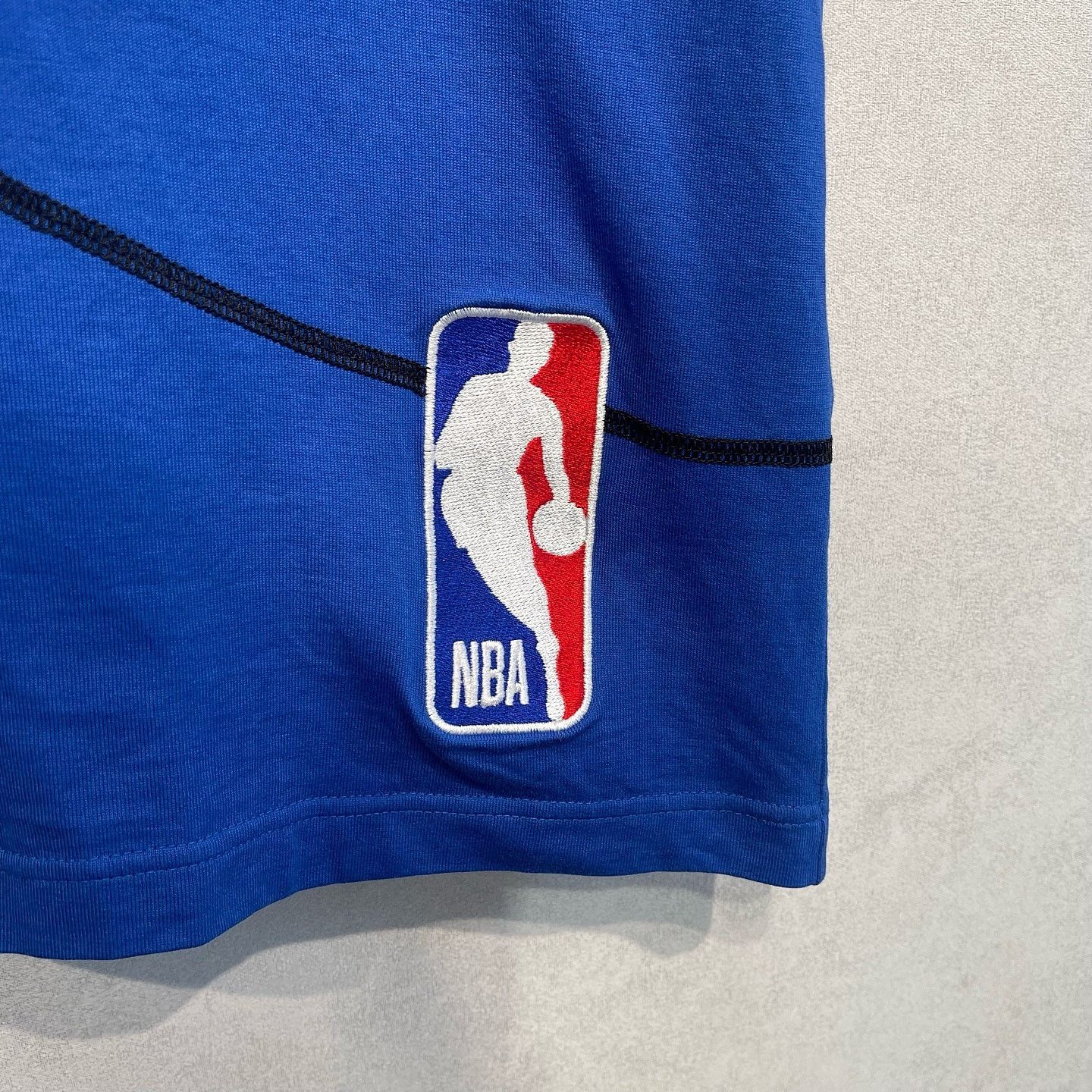 Louis Vuitton Louis Vuitton x NBA Basketball Logo T-Shirt Size L Size US L / EU 52-54 / 3 - 5 Thumbnail