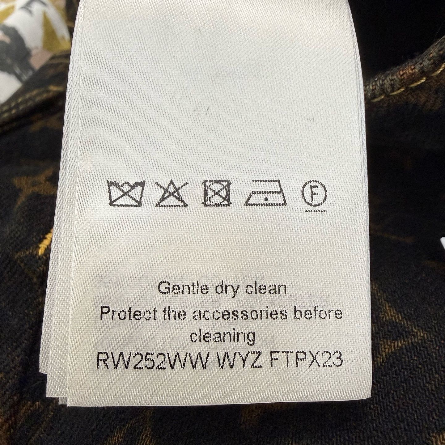 Louis Vuitton Louis Vuitton Monogram Jeans Size 34 Size 25" / US 0 / IT 36 - 4 Thumbnail