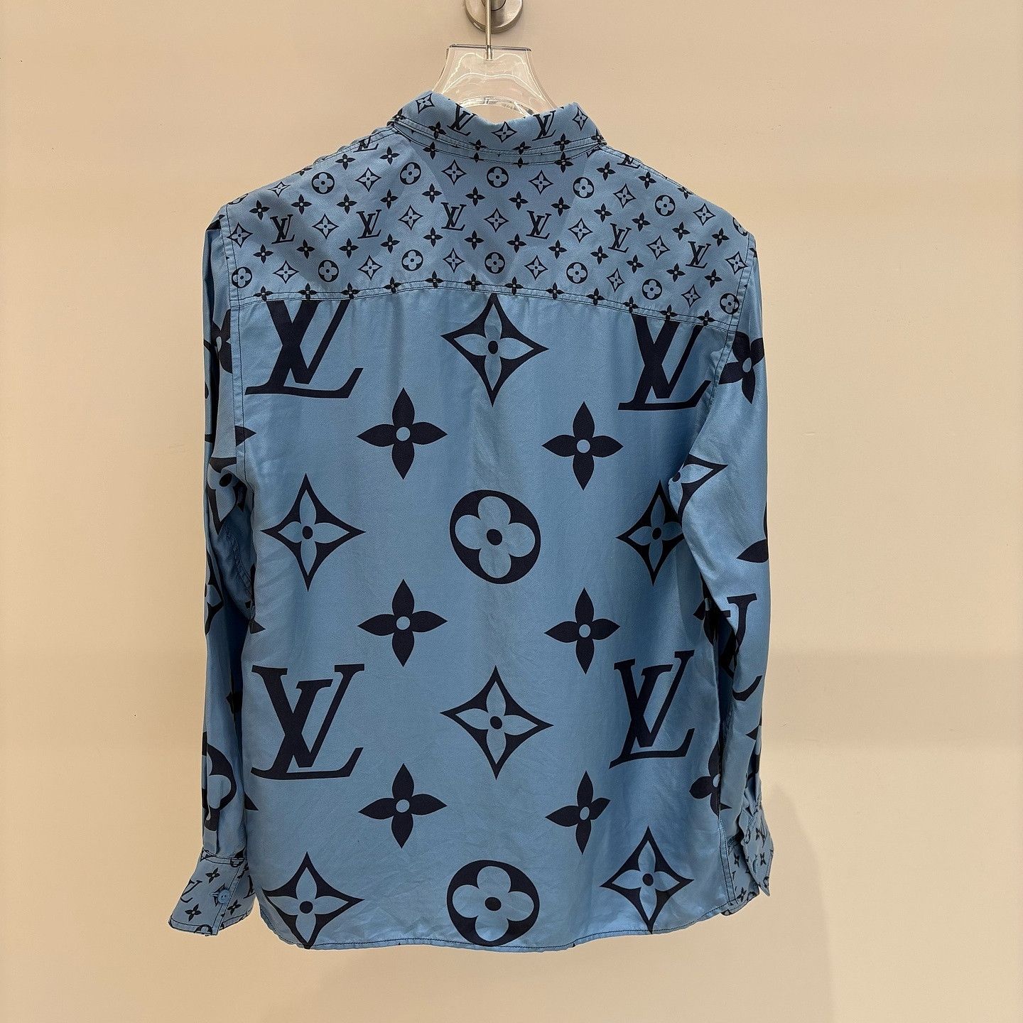 Louis Vuitton Louis Vuitton Monogram Silk Button Up Shirt Size 36 Size XS / US 0-2 / IT 36-38 - 2 Thumbnail