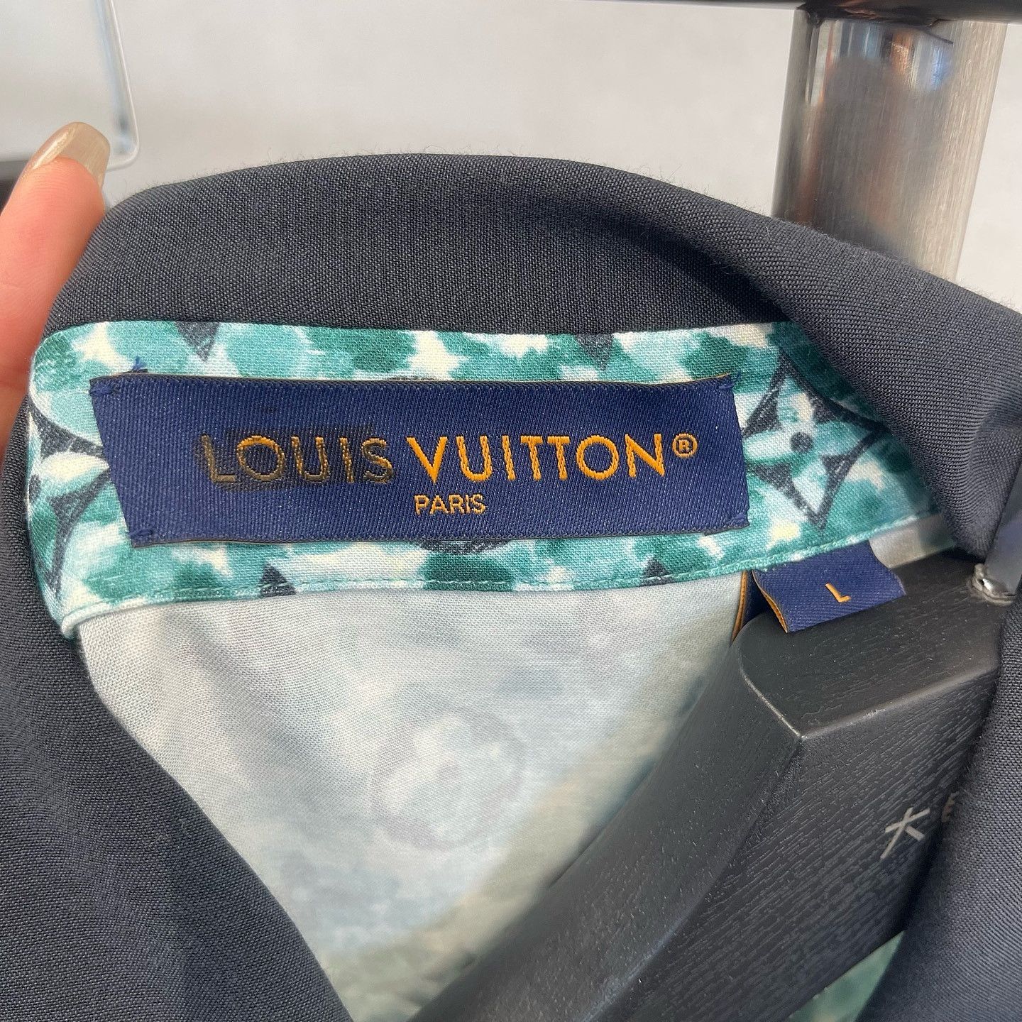 Louis Vuitton Louis Vuitton Monogram Short Sleeve Shirt Size L Size US L / EU 52-54 / 3 - 3 Thumbnail