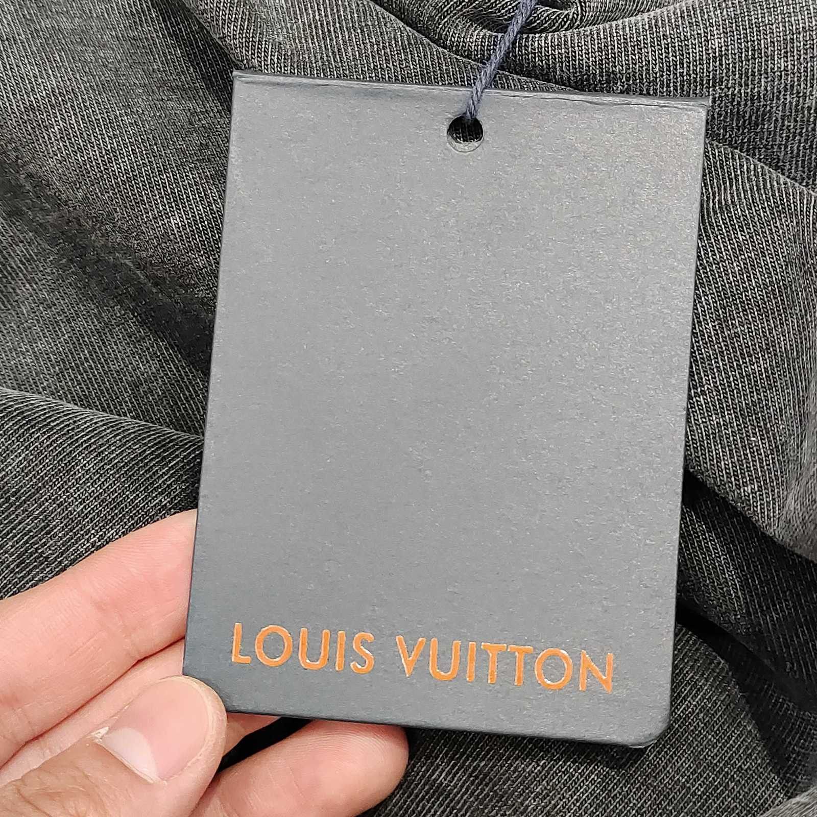 Louis Vuitton Louis Vuitton Anchor Charm T-Shirt Size XXL Size XXL / US 16-18 / IT 52-54 - 10 Thumbnail