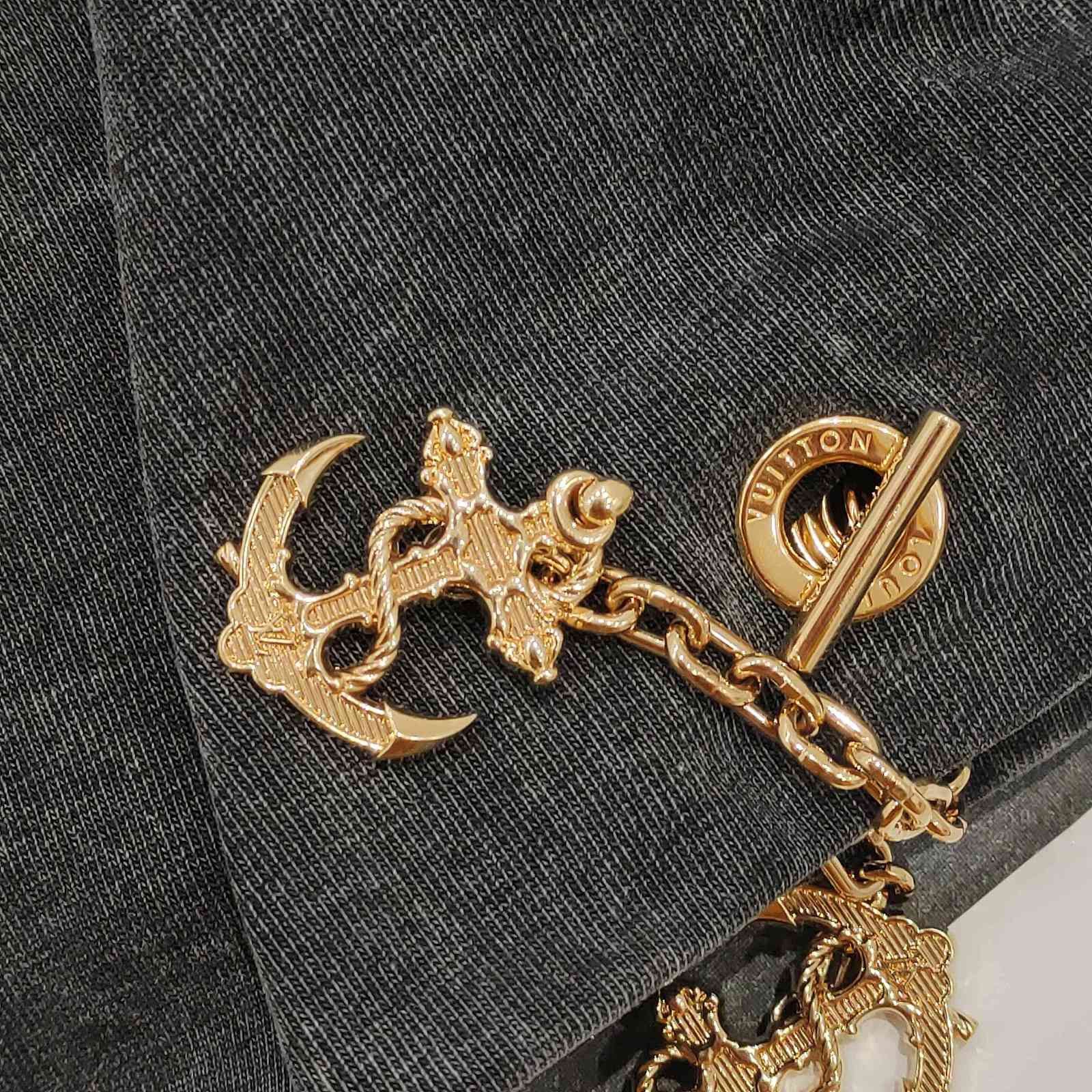 Louis Vuitton Louis Vuitton Anchor Charm T-Shirt Size XXL Size XXL / US 16-18 / IT 52-54 - 8 Thumbnail