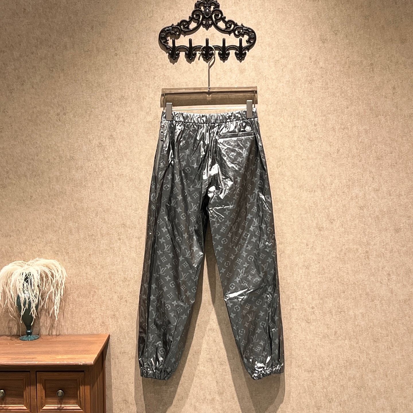 Louis Vuitton Louis Vuitton Monogram Metallic Joggers Size 34 Size 24" / US 00 / IT 34 - 2 Thumbnail