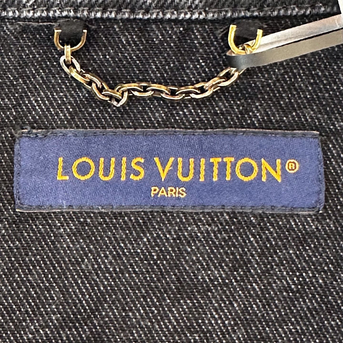 Louis Vuitton Louis Vuitton Monogram Embossed Denim Jacket Size L Size US L / EU 52-54 / 3 - 3 Thumbnail