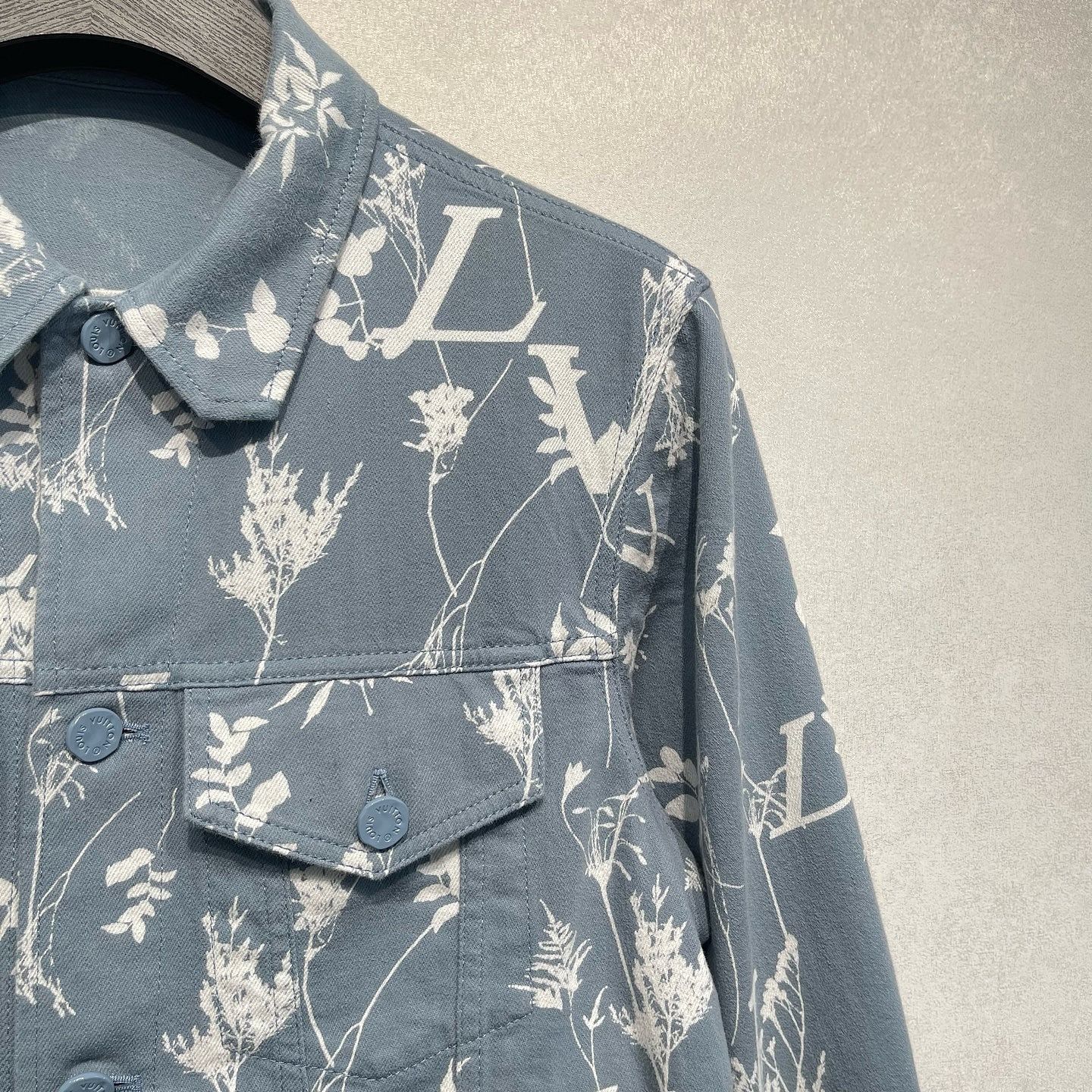 Louis Vuitton Louis Vuitton Botanical Monogram Denim Jacket Size 48 Size US M / EU 48-50 / 2 - 5 Thumbnail