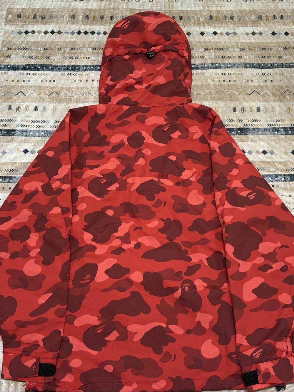Bape A BATHING APE Red Camo Snowboard Jacket Size L Size US L / EU 52-54 / 3 - 2 Thumbnail