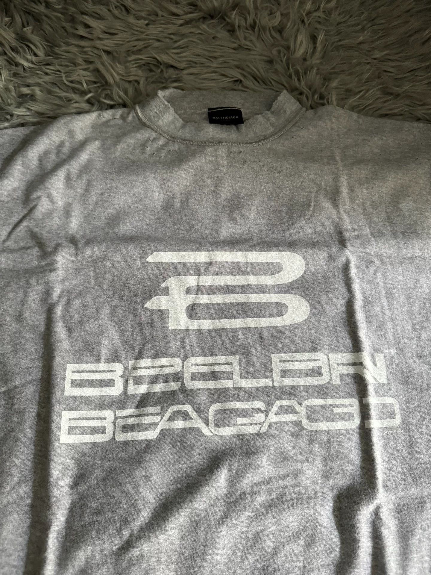 Balenciaga Balenciaga Gray Letter Logo Short-Sleeve Size US S / EU 44-46 / 1 - 2 Thumbnail