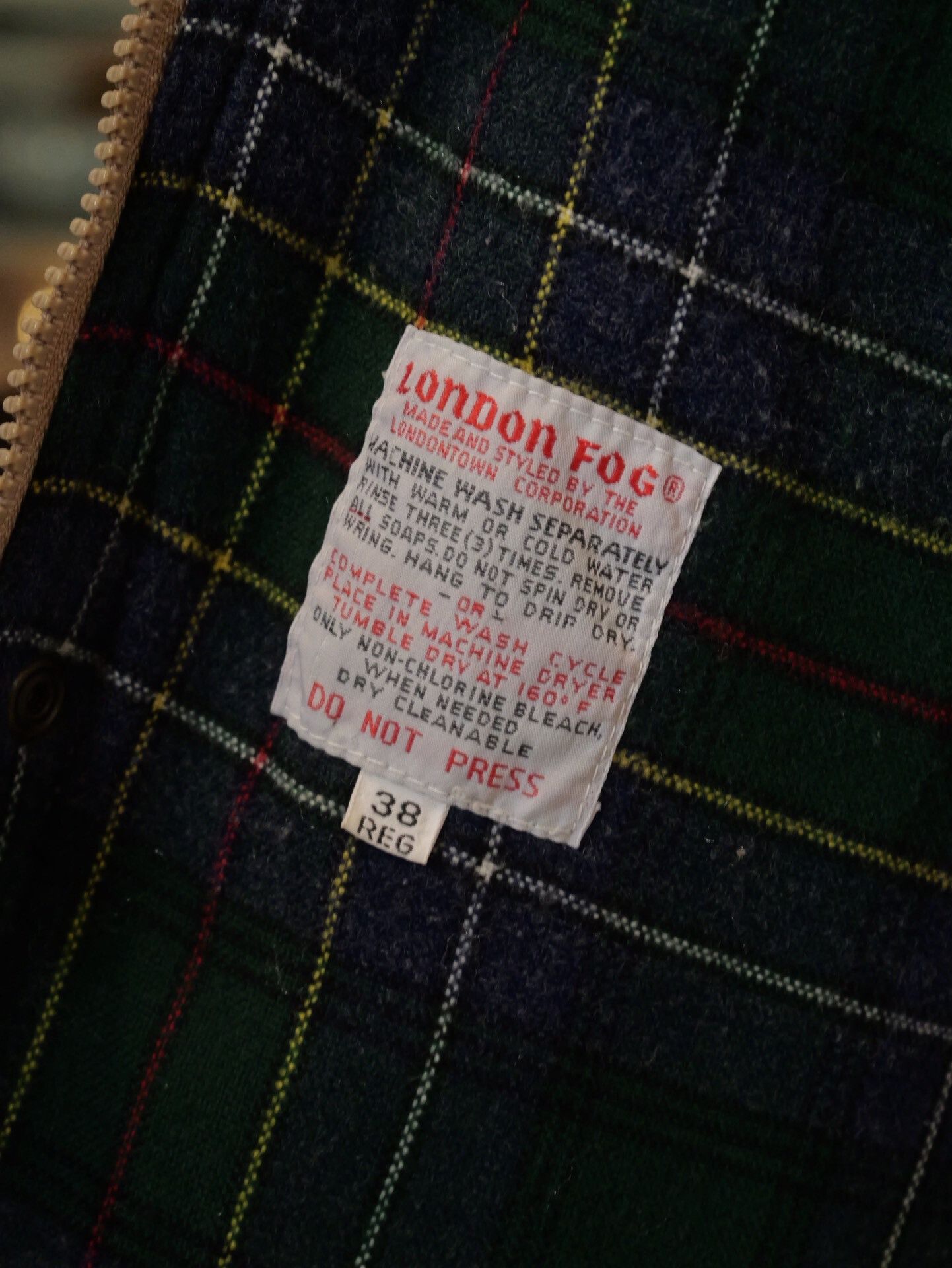 London Fog London Fog 1990s Beige Padded Coat Size US M / EU 48-50 / 2 - 7 Thumbnail