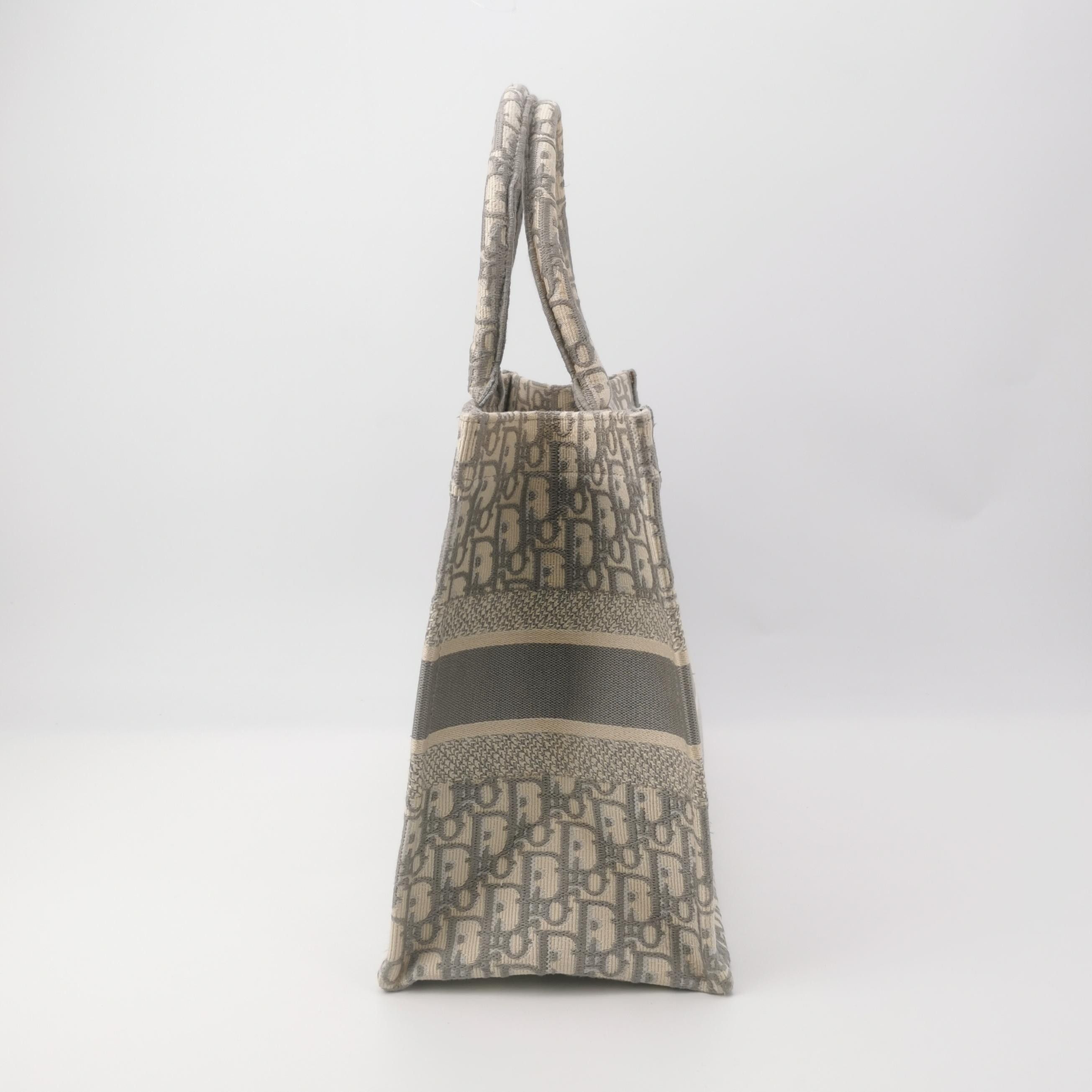 Dior Dior Women os Tote Bags Size ONE SIZE - 4 Thumbnail