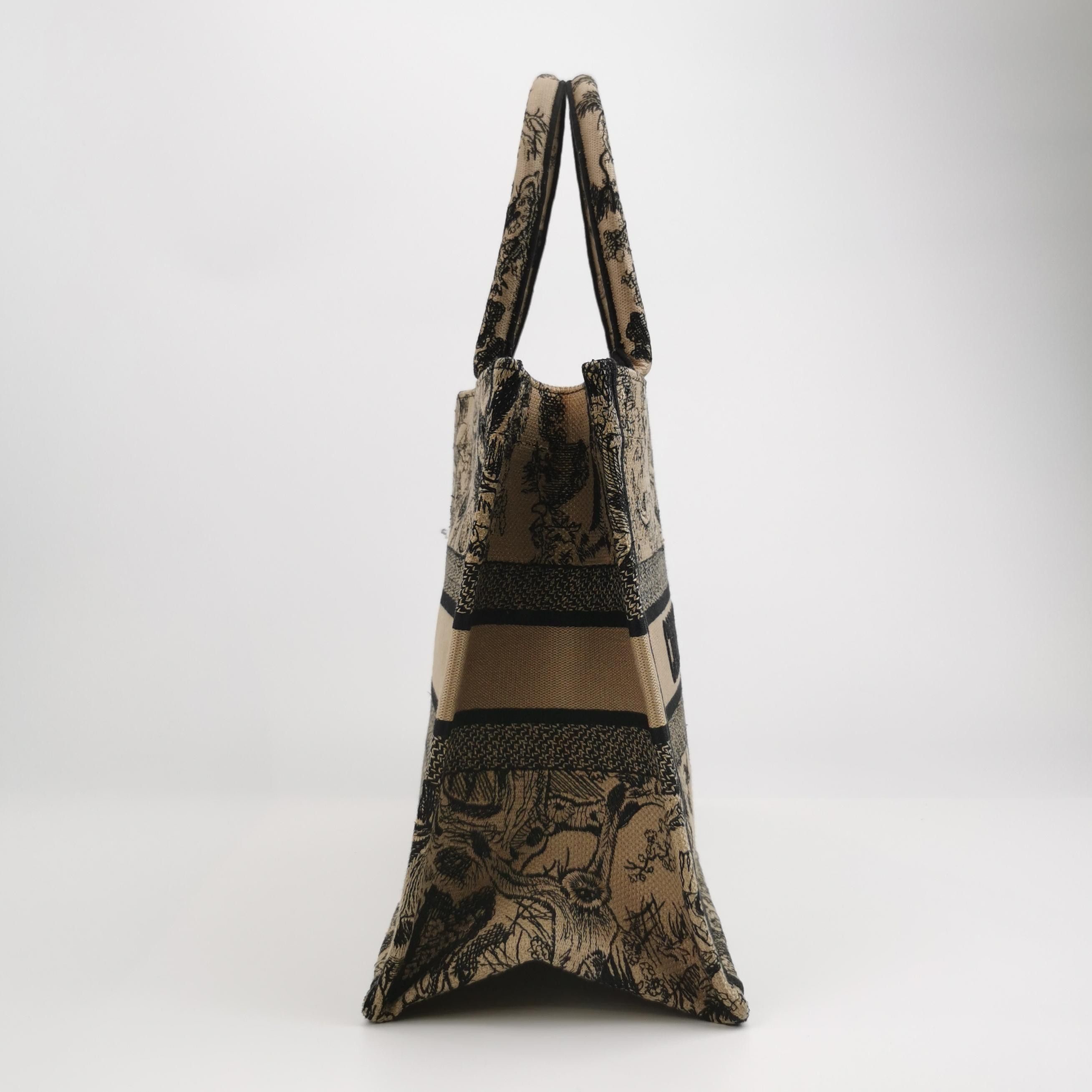 Dior Dior Women os Tote Bags Size ONE SIZE - 4 Thumbnail