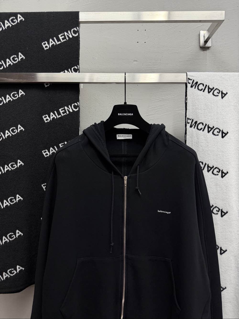 Balenciaga Balenciaga Logo Zip-up Hoodie Size L Size US L / EU 52-54 / 3 - 6 Thumbnail