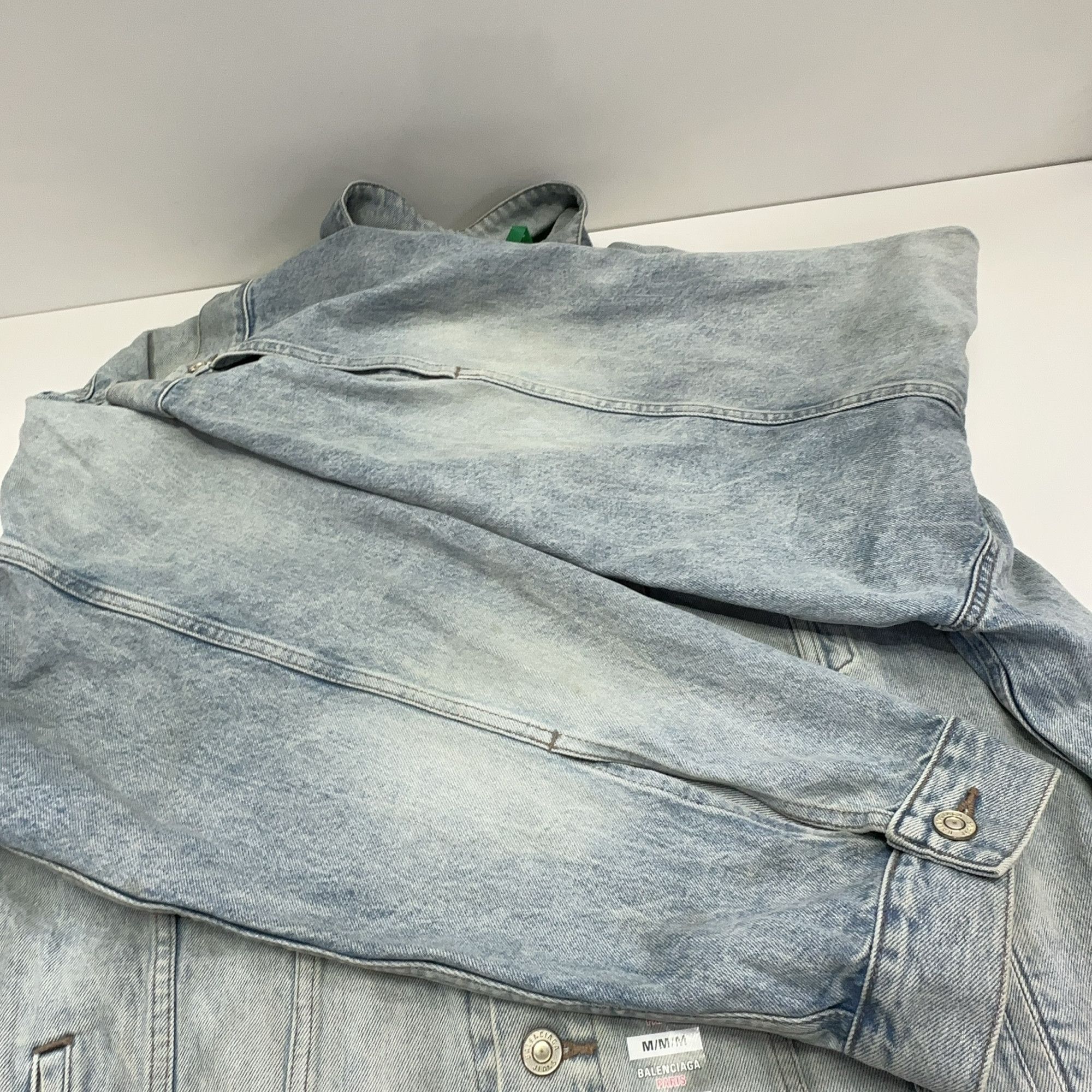 Balenciaga Balenciaga Washed Denim Jacket Size L Size US L / EU 52-54 / 3 - 9 Thumbnail