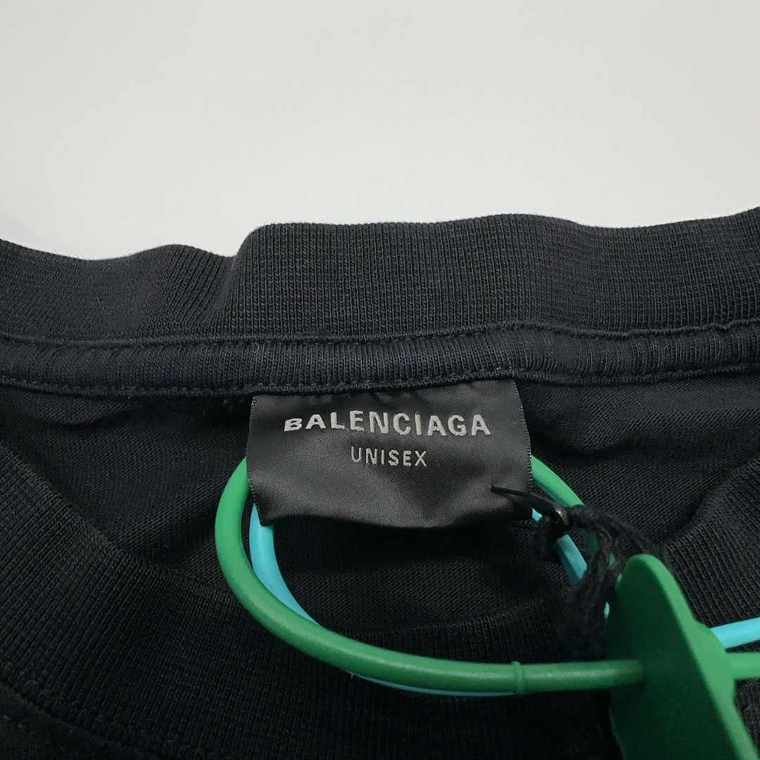 Balenciaga Balenciaga Distressed Logo T-Shirt Size M Size US M / EU 48-50 / 2 - 5 Thumbnail