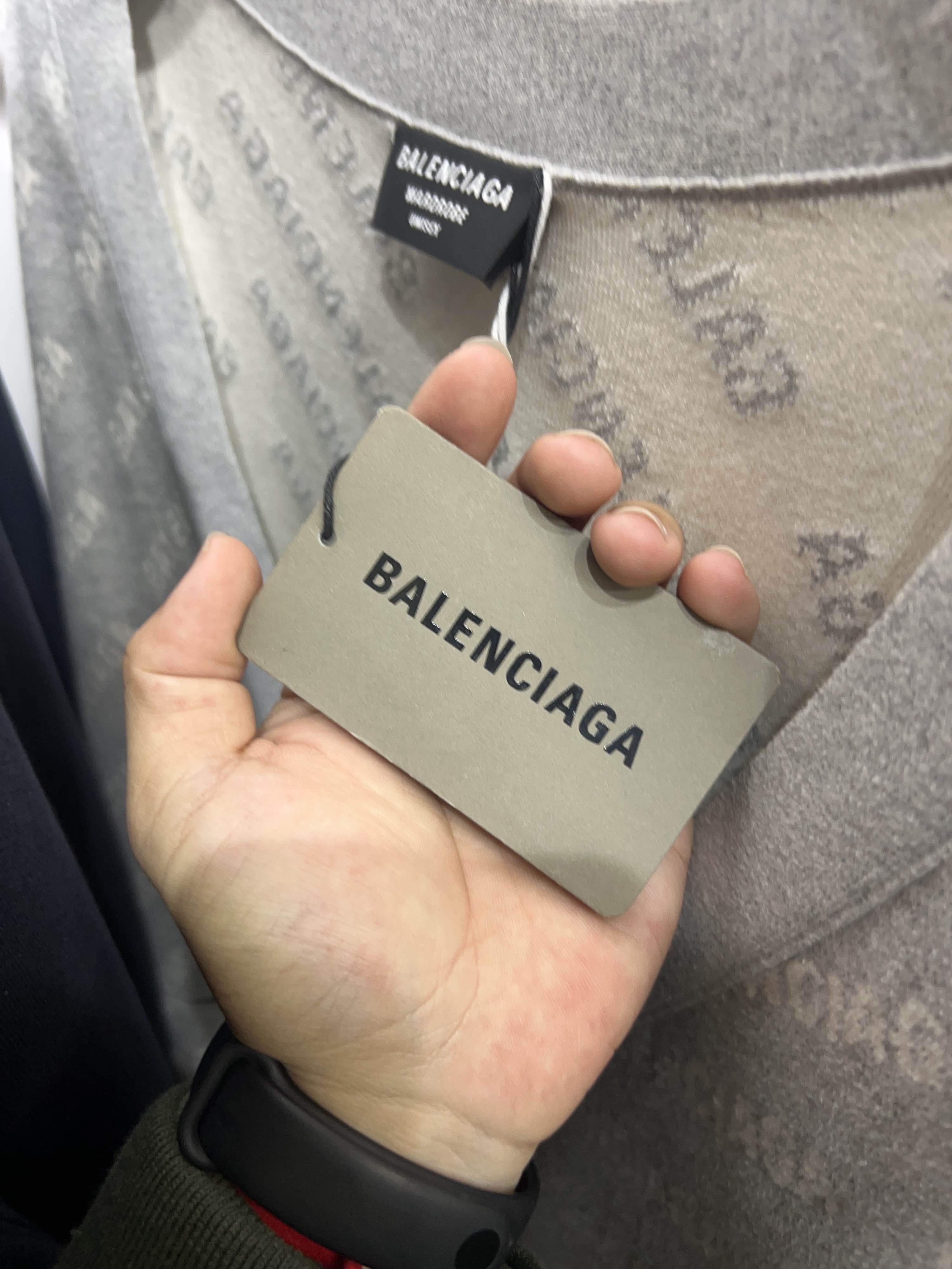 Balenciaga Balenciaga All-Over Logo Cardigan Size L Size US L / EU 52-54 / 3 - 5 Thumbnail