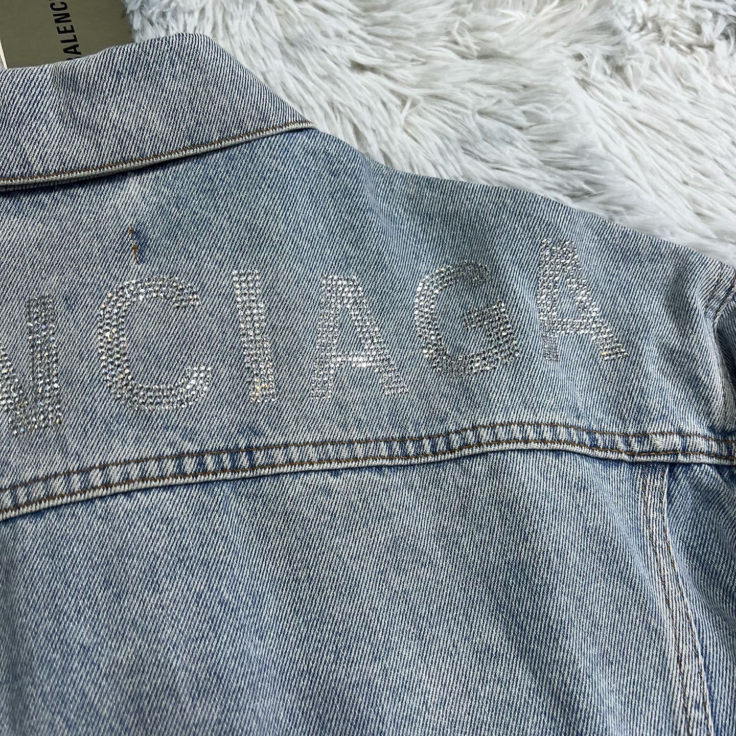 Balenciaga Balenciaga Rhinestone Logo Denim Jacket Size 36 Size XS / US 0-2 / IT 36-38 - 6 Thumbnail