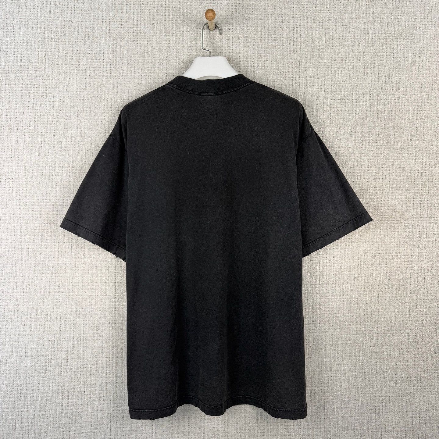 Balenciaga Balenciaga Crest Logo T-Shirt Size M Size US M / EU 48-50 / 2 - 2 Thumbnail