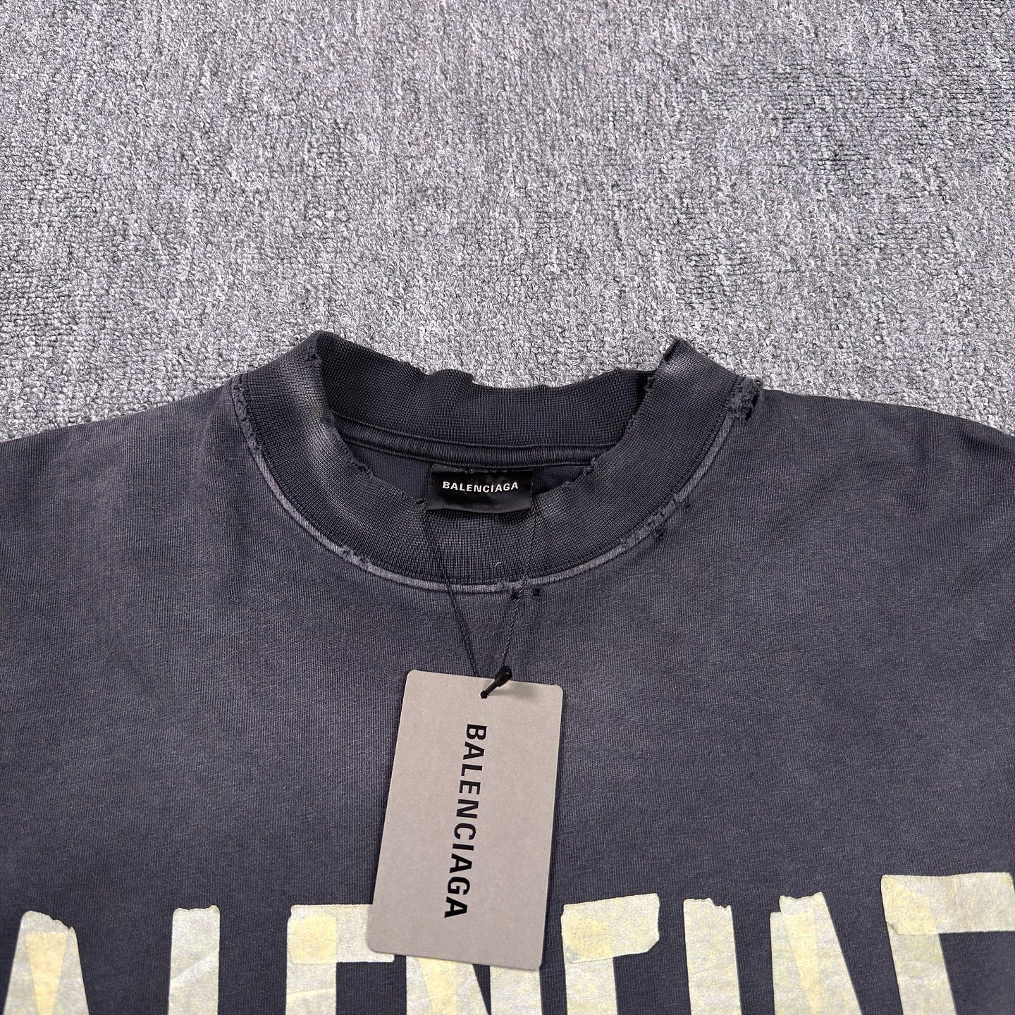 Balenciaga Balenciaga Tape Logo T-Shirt Size XXS Size US XXS / EU 40 - 3 Thumbnail