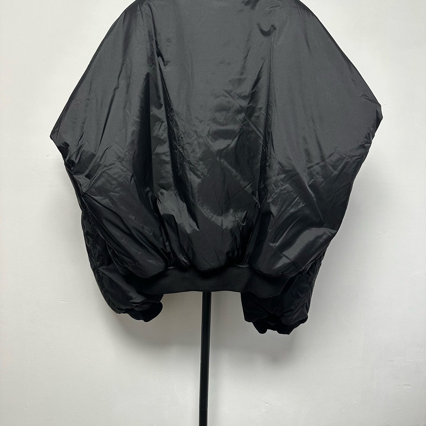 Balenciaga Balenciaga Padded Nylon Bomber Jacket Size M Size US M / EU 48-50 / 2 - 2 Thumbnail