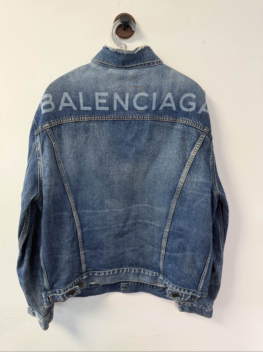 Balenciaga Balenciaga Back Logo Denim Jacket Size 34 Size XS / US 0-2 / IT 36-38 - 2 Thumbnail