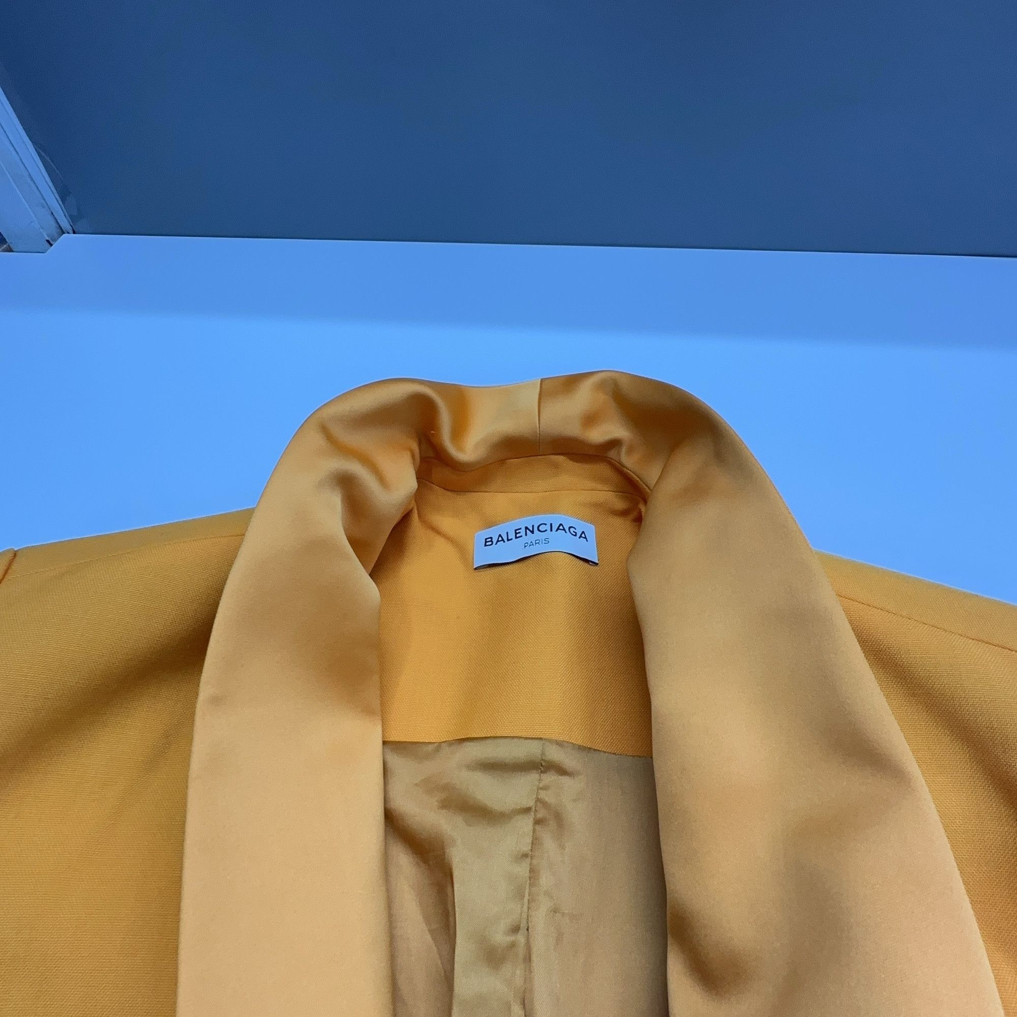 Balenciaga Balenciaga Satin Lapel Blazer Yellow Size 34 Size XXS / US 00 / IT 34 - 6 Thumbnail