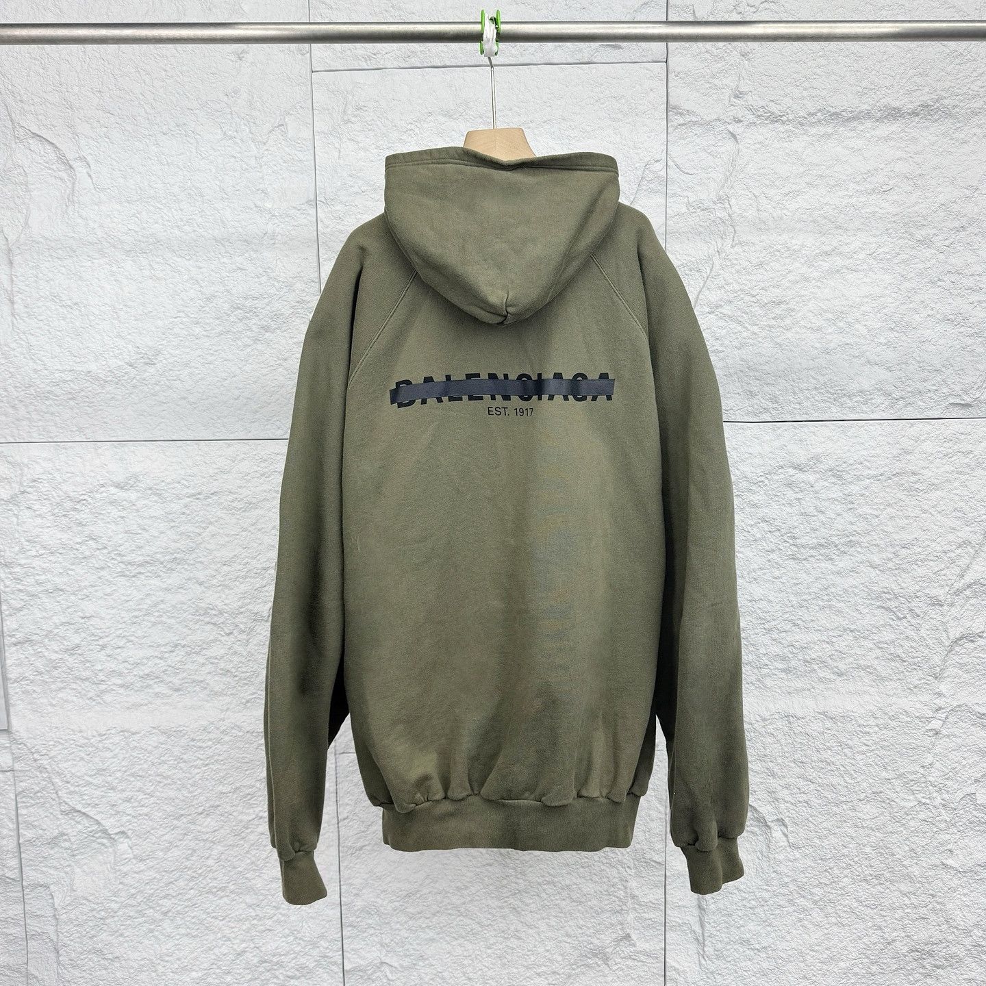 Balenciaga Balenciaga Est. 1917 Logo Hoodie Size M Size US M / EU 48-50 / 2 - 2 Thumbnail