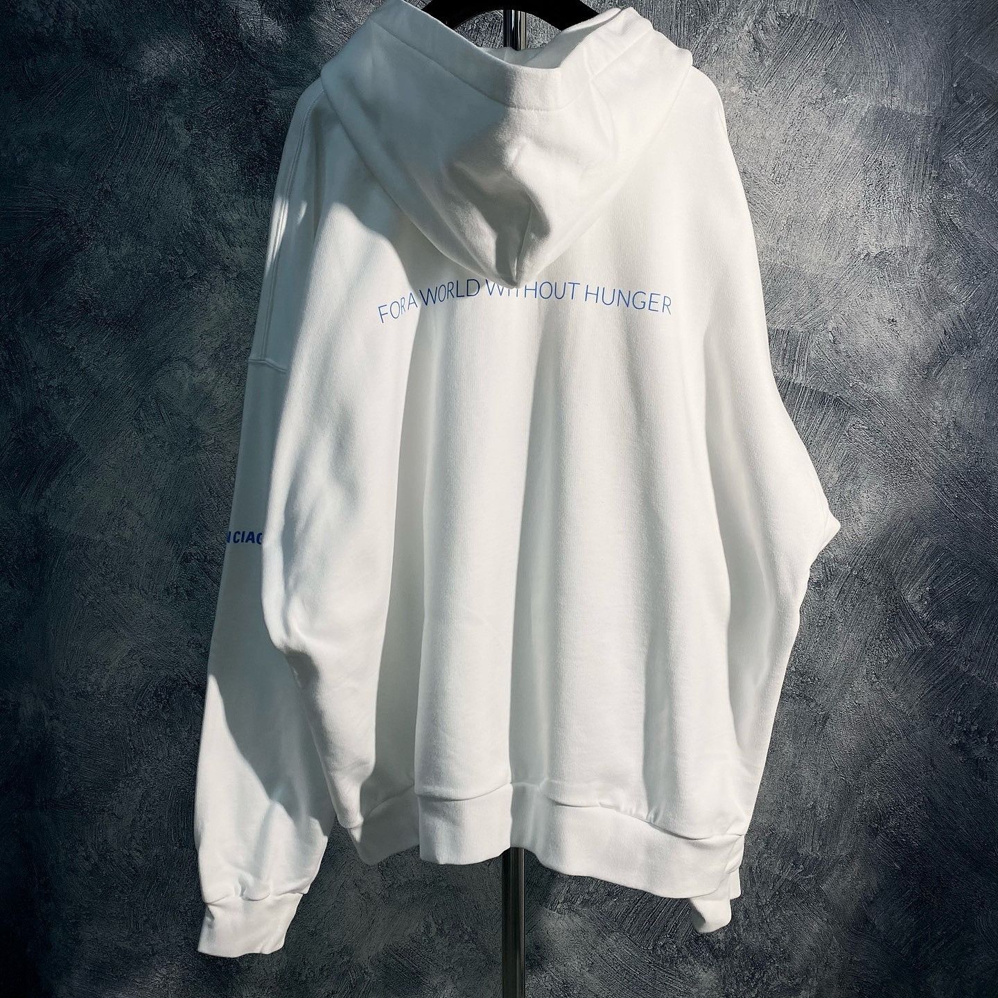 Balenciaga Balenciaga x WFP Logo Zip-Up Hoodie Size M Size US M / EU 48-50 / 2 - 2 Thumbnail