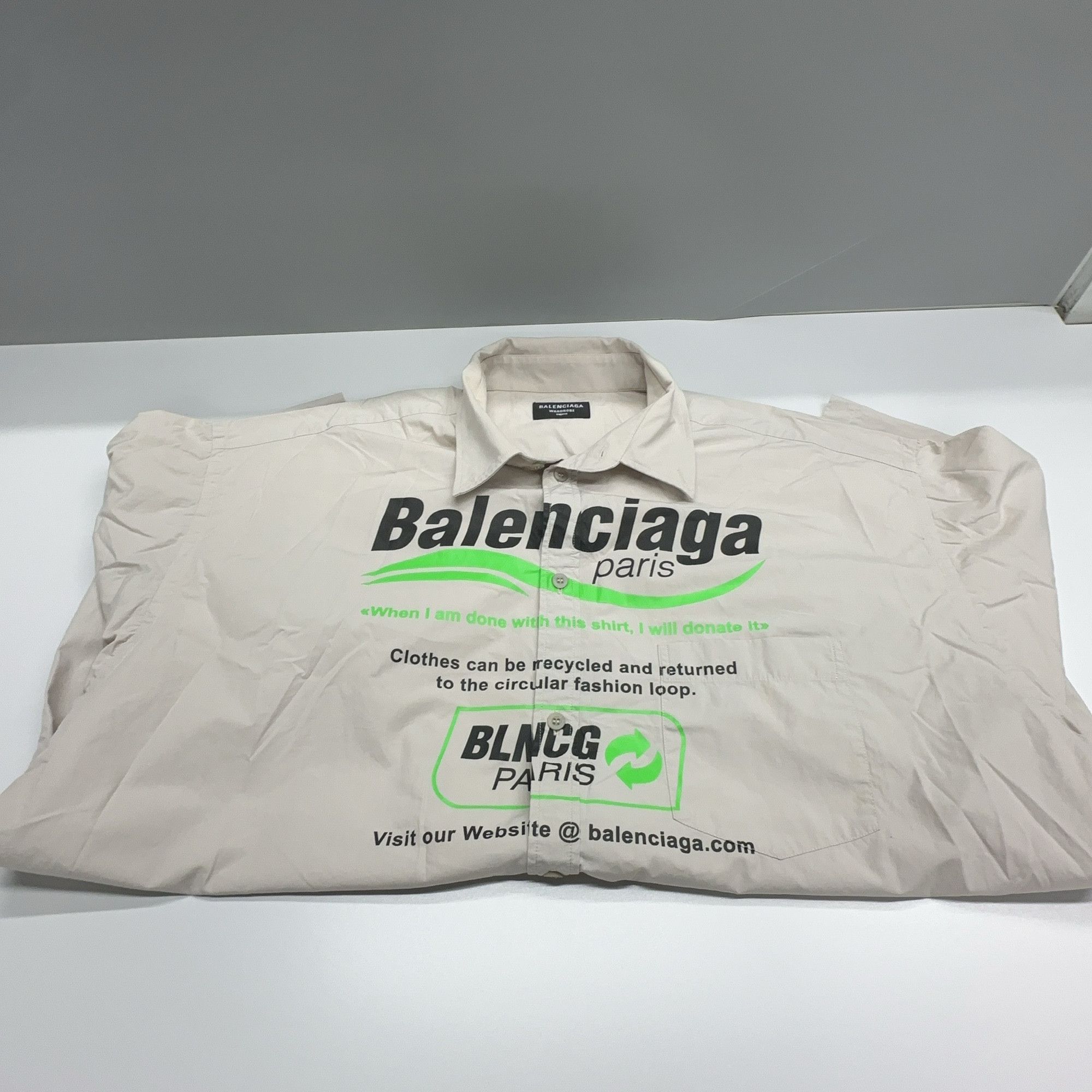 Balenciaga Balenciaga Wardrobe Graphic Shirt Size L Size US L / EU 52-54 / 3 - 8 Thumbnail
