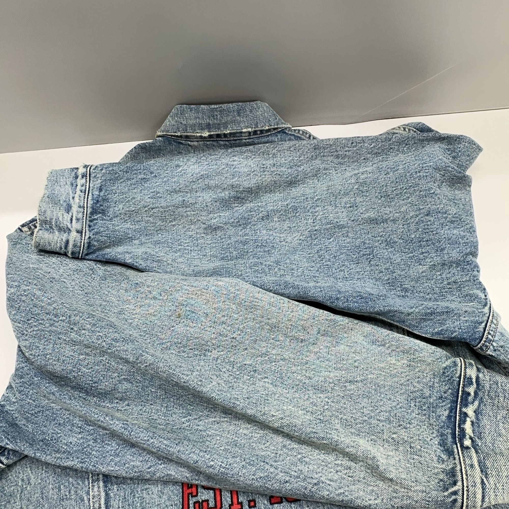 Balenciaga Balenciaga Crest Logo Denim Jacket Size M Size US M / EU 48-50 / 2 - 11 Thumbnail
