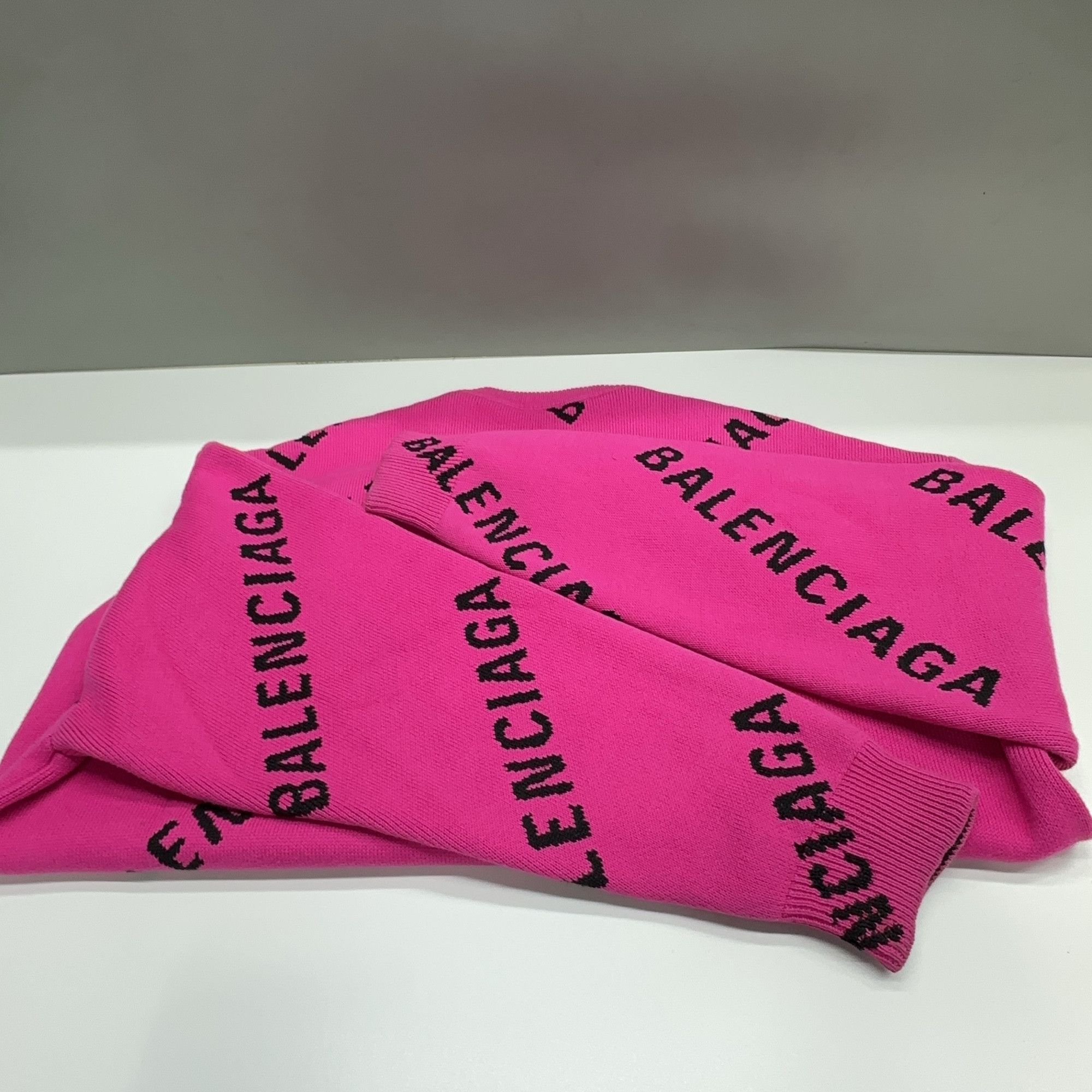 Balenciaga Balenciaga All-Over Logo Sweater Size M Size US M / EU 48-50 / 2 - 12 Thumbnail