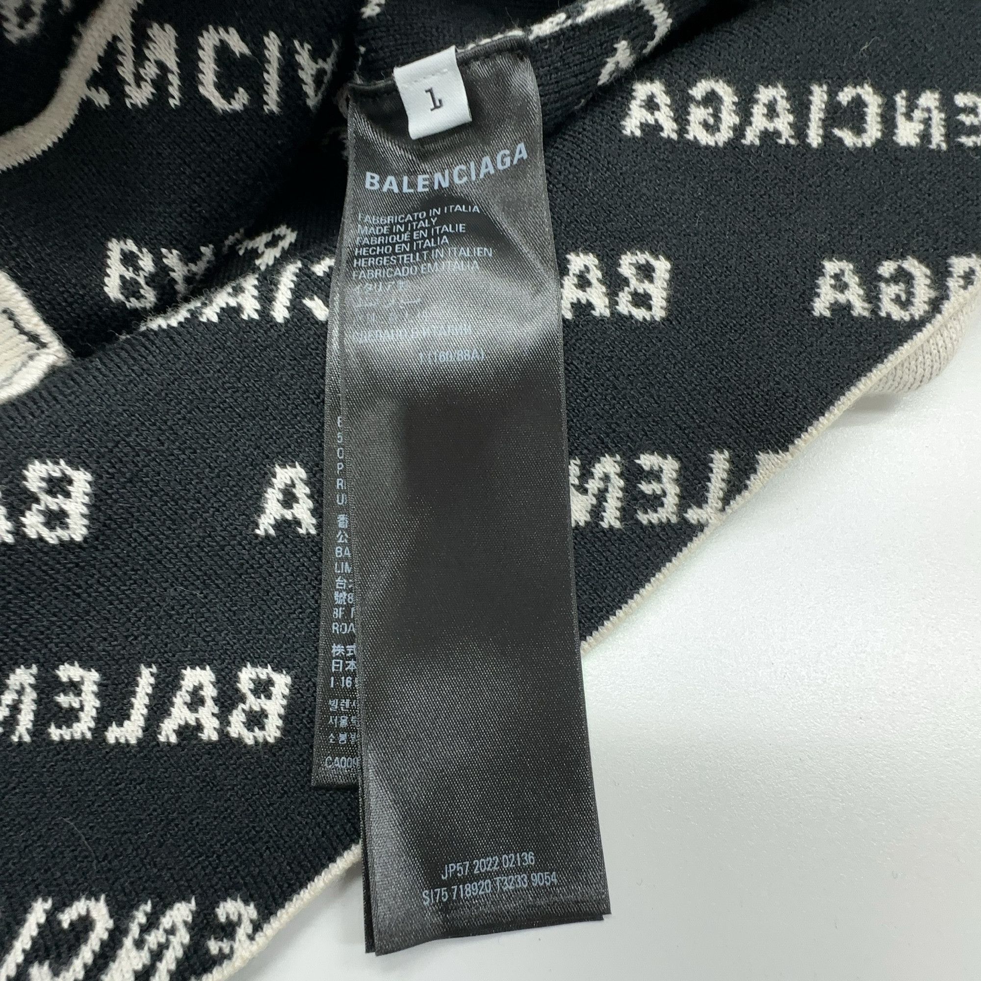 Balenciaga Balenciaga All Over Logo Cardigan Size L Size US L / EU 52-54 / 3 - 3 Thumbnail