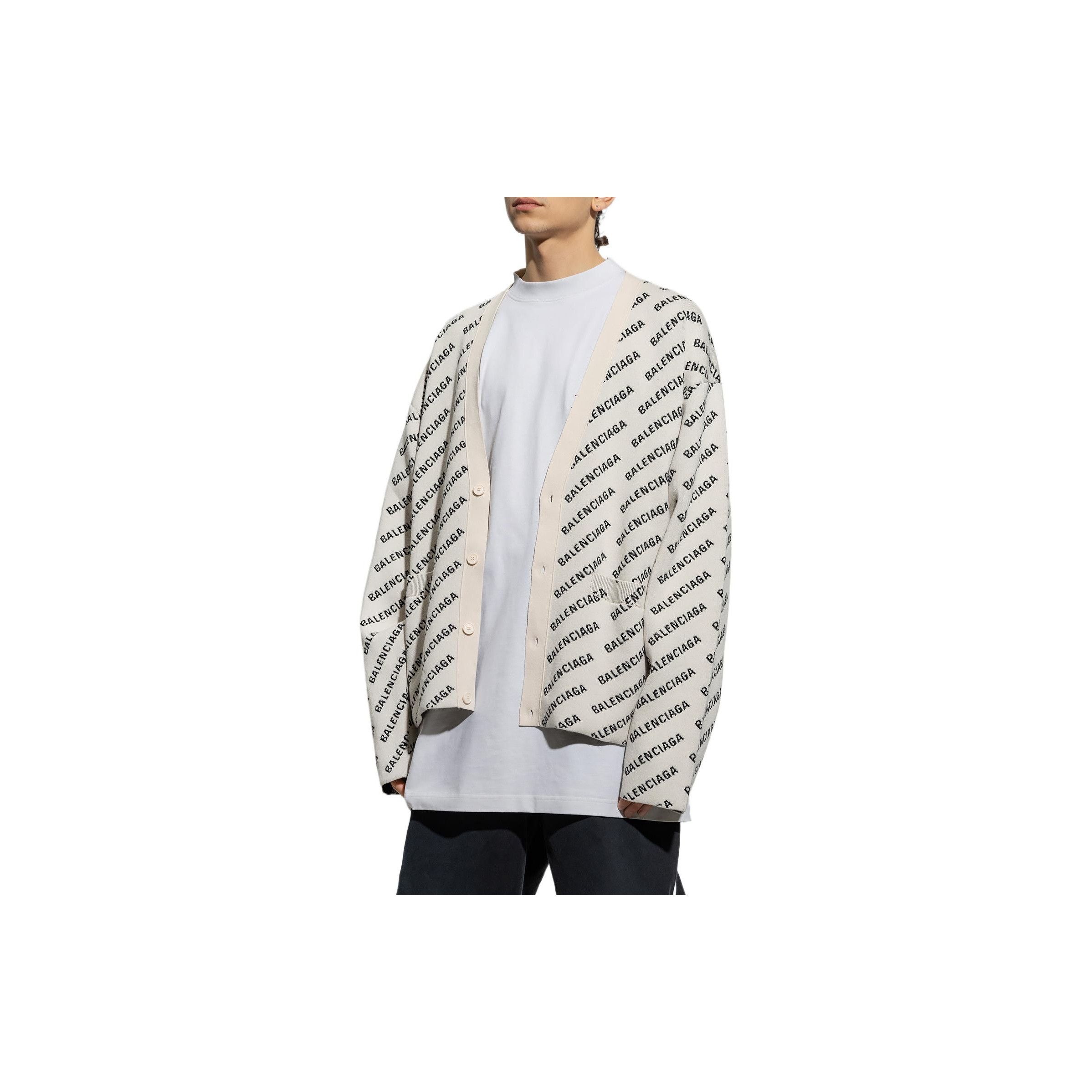 Balenciaga Balenciaga All Over Logo Cardigan Size L Size US L / EU 52-54 / 3 - 15 Thumbnail