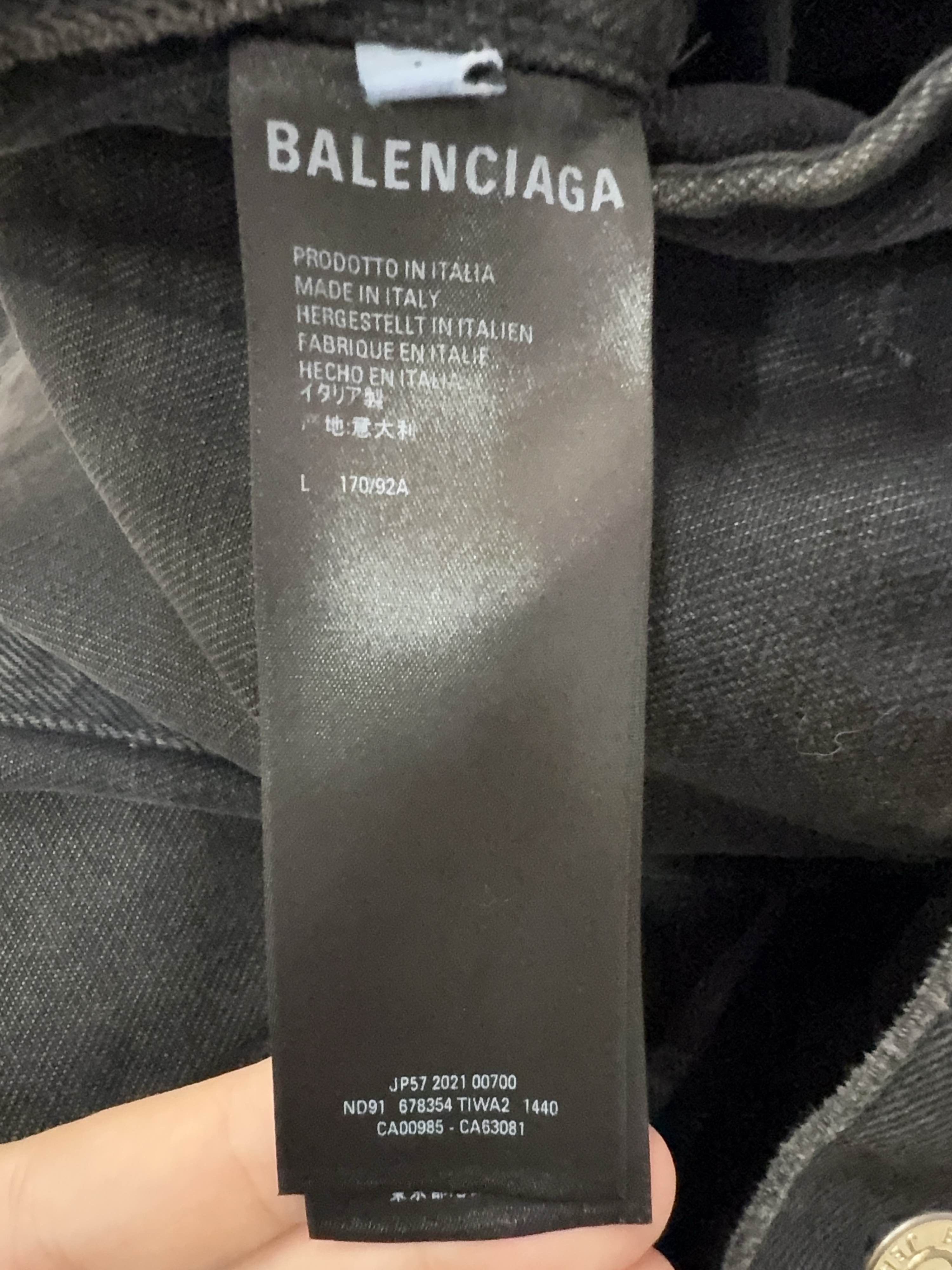 Balenciaga Balenciaga Spray Logo Denim Jacket Black Size L Size US L / EU 52-54 / 3 - 4 Thumbnail