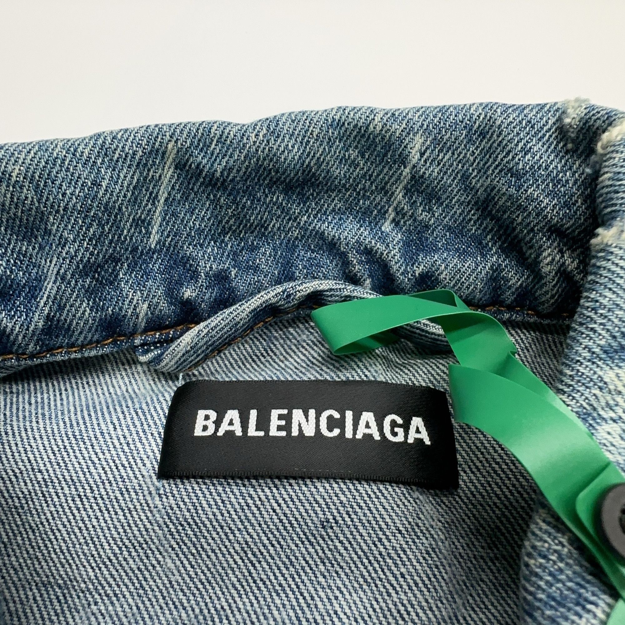 Balenciaga Balenciaga All-over Logo Denim Jacket Size 50 Size US M / EU 48-50 / 2 - 4 Thumbnail