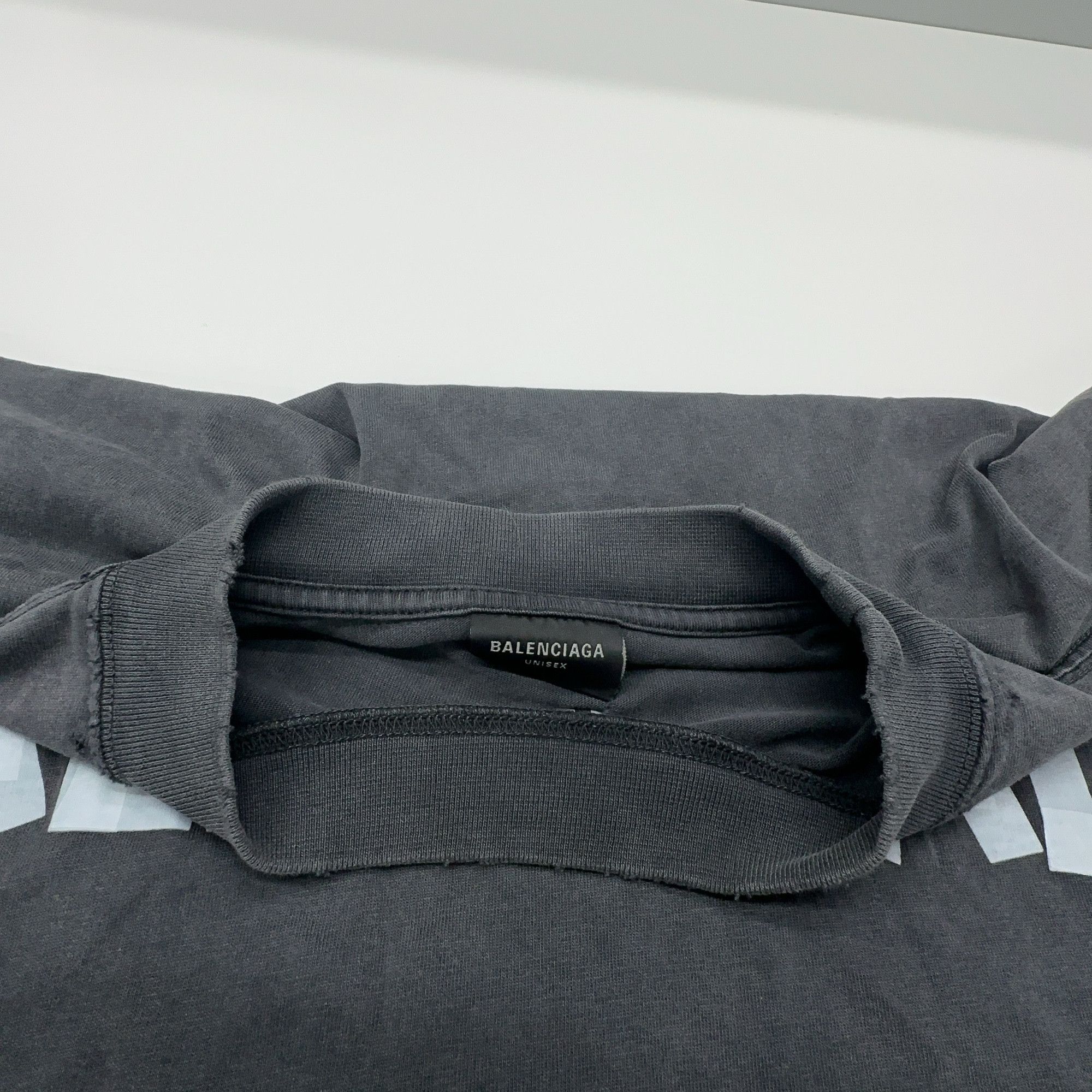 Balenciaga Balenciaga Tape Logo T-Shirt Size XS Size US XS / EU 42 / 0 - 6 Thumbnail