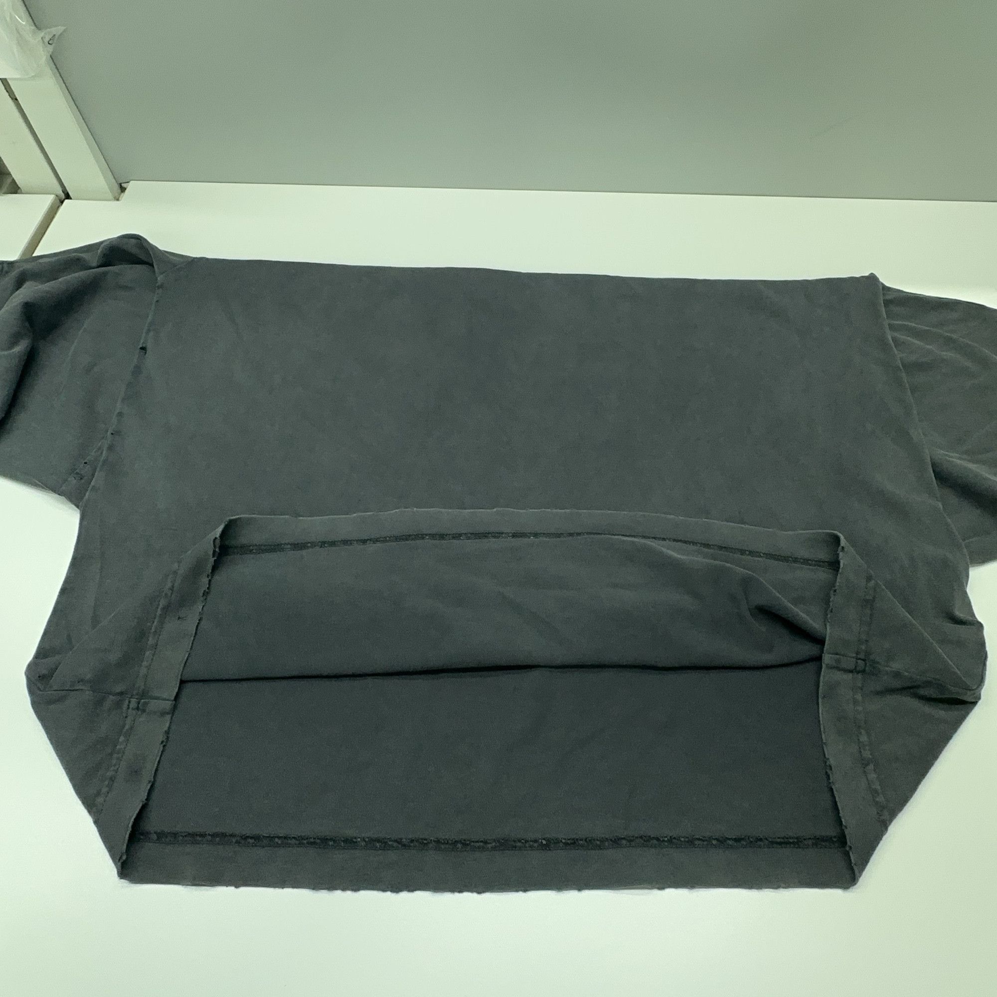 Balenciaga Balenciaga Tape Logo T-Shirt Size XS Size US XS / EU 42 / 0 - 11 Thumbnail