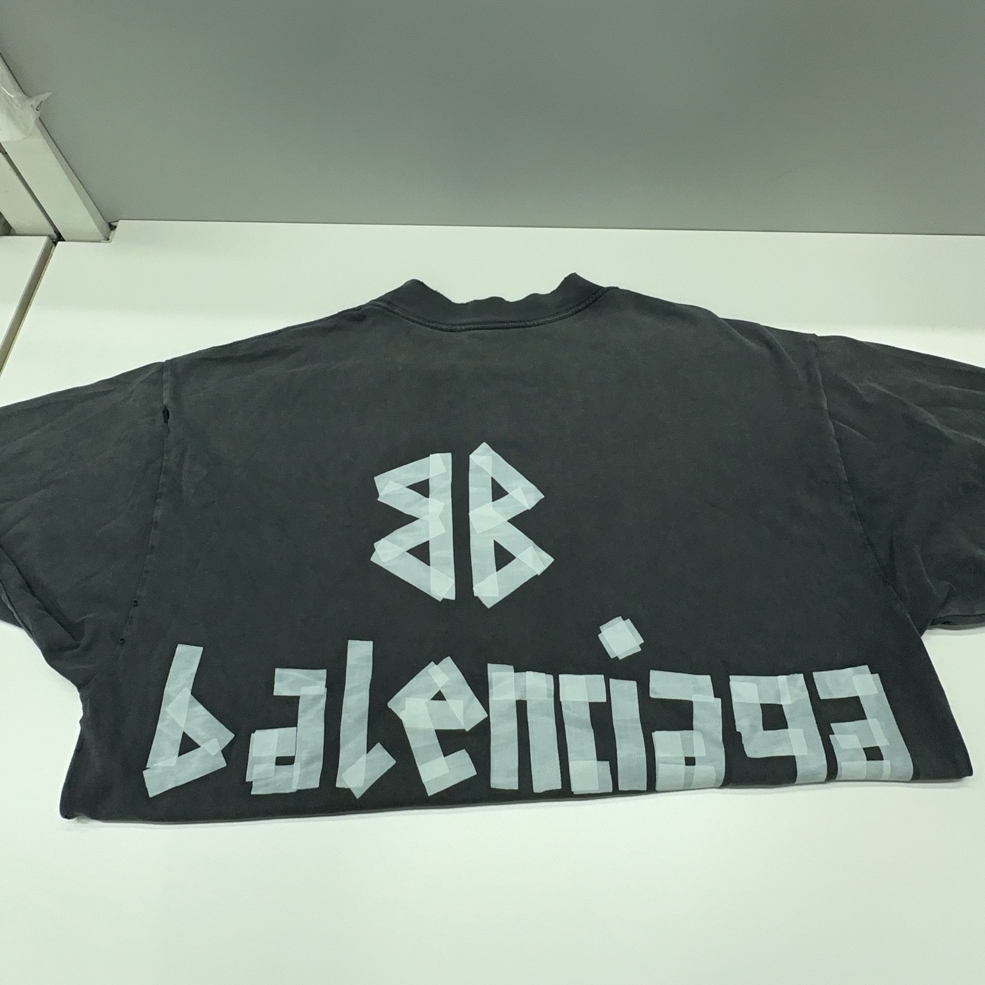 Balenciaga Balenciaga Tape Logo T-Shirt Size XS Size US XS / EU 42 / 0 - 12 Thumbnail