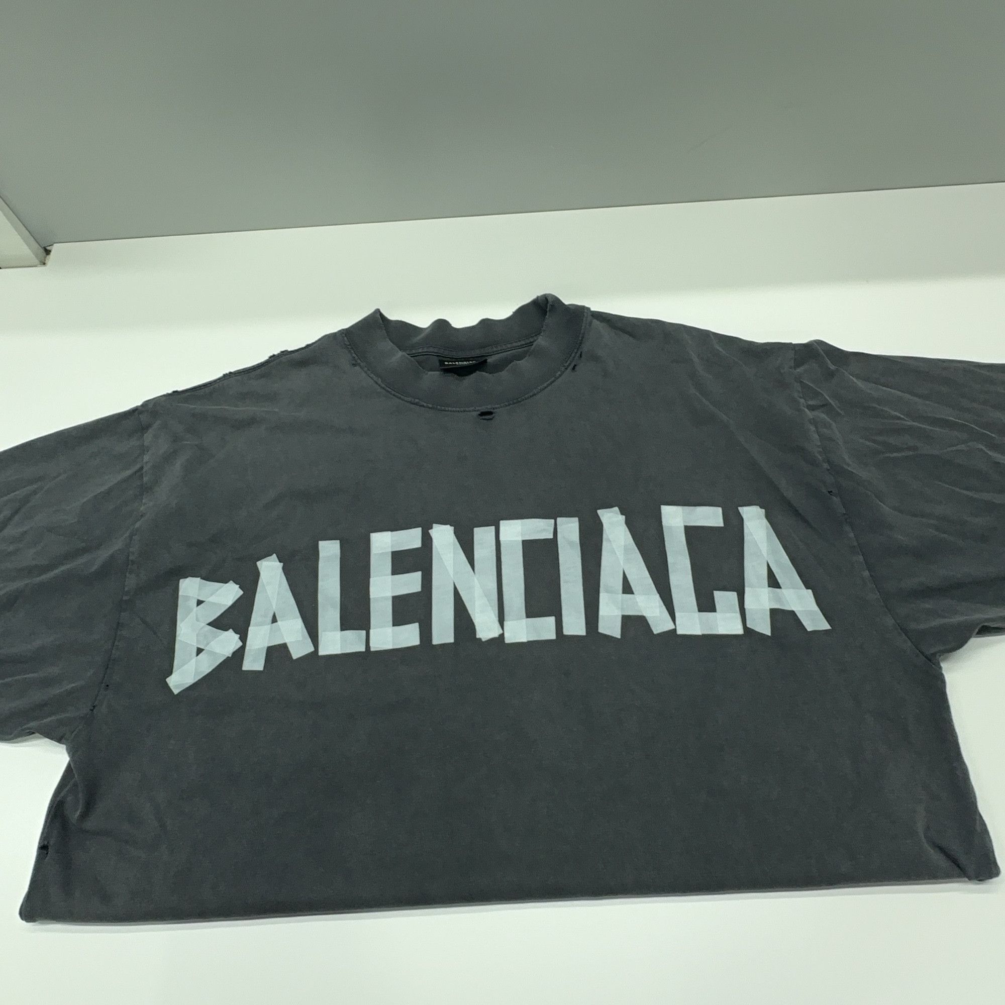 Balenciaga Balenciaga Tape Logo T-Shirt Size XS Size US XS / EU 42 / 0 - 7 Thumbnail