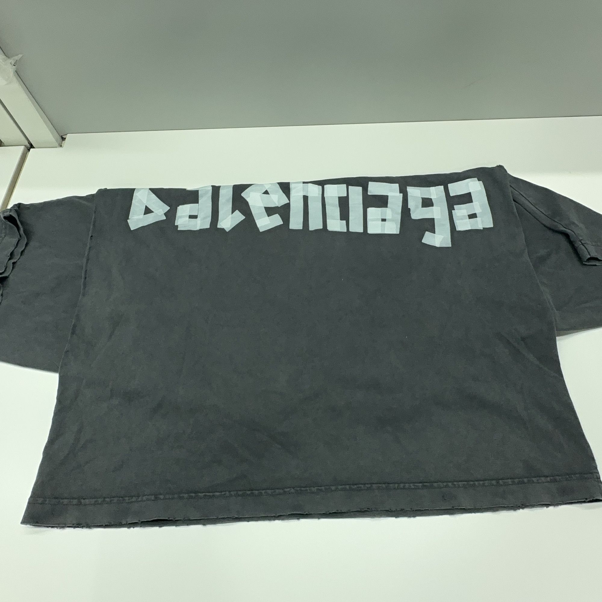Balenciaga Balenciaga Tape Logo T-Shirt Size XS Size US XS / EU 42 / 0 - 14 Thumbnail