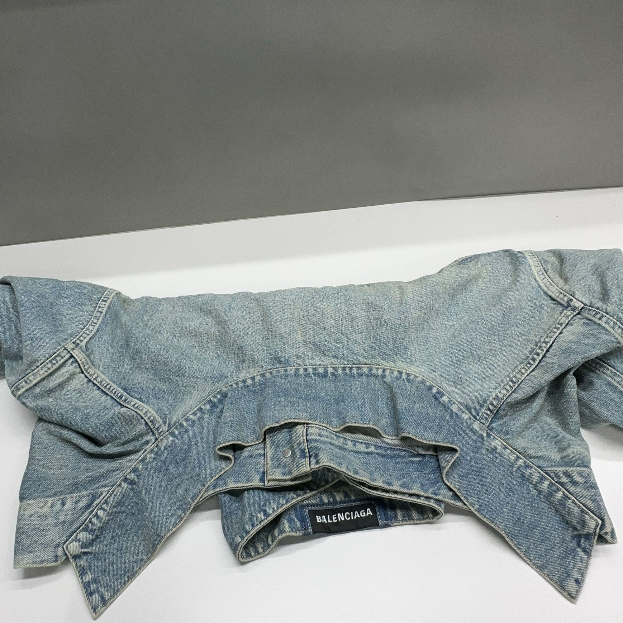 Balenciaga Balenciaga Washed Denim Jacket Size 36 Size XS / US 0-2 / IT 36-38 - 14 Thumbnail
