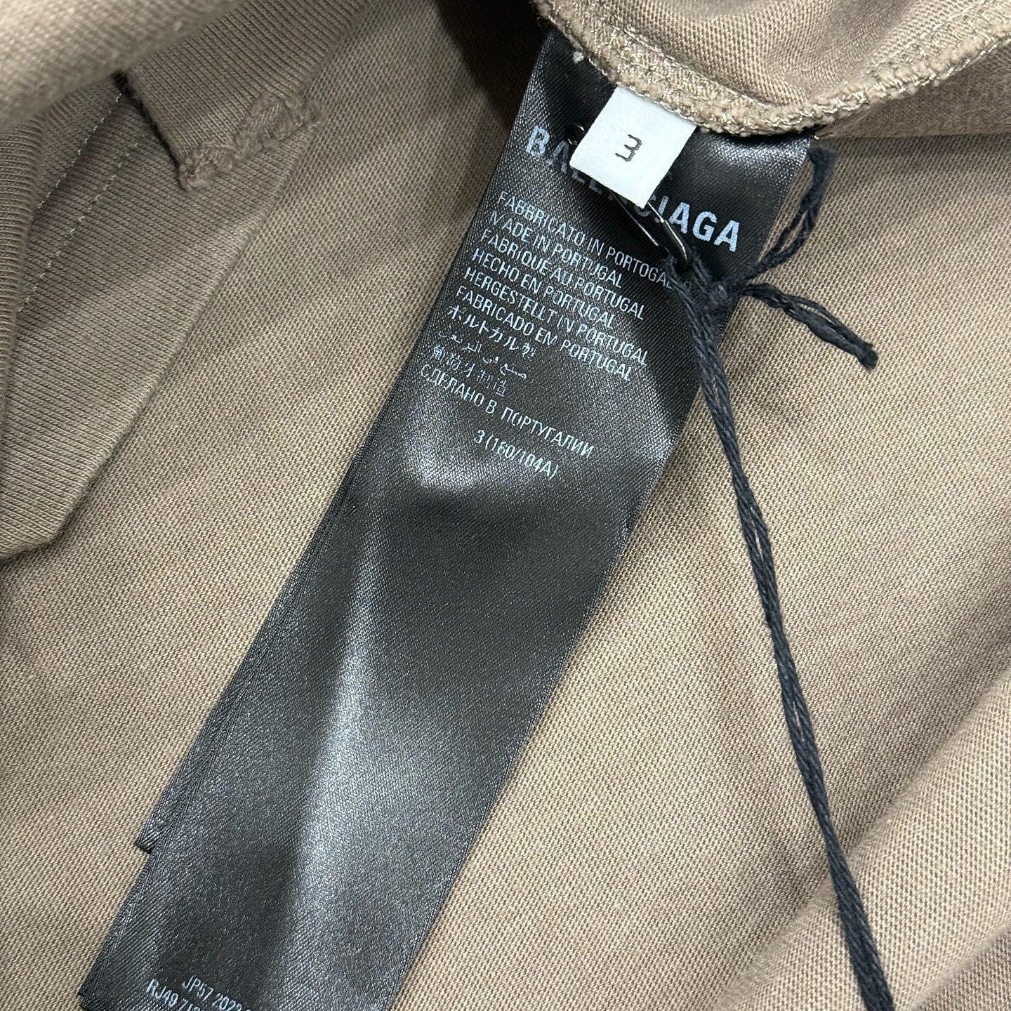 Balenciaga Balenciaga Metal Logo Distressed T-Shirt Brown Size 3 Size US L / EU 52-54 / 3 - 4 Thumbnail