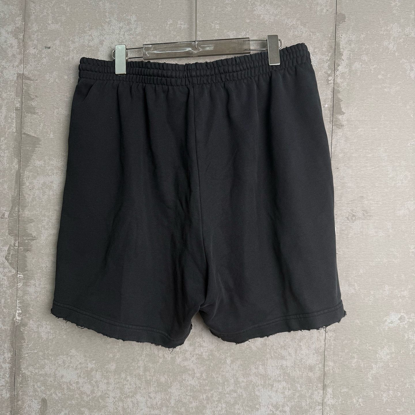 Balenciaga Balenciaga Distressed Embroidered Sweatshorts Size S Size US 30 / EU 46 - 2 Thumbnail