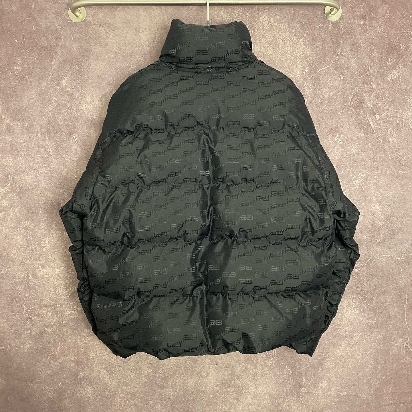 Balenciaga Balenciaga All-Over Logo Puffer Jacket Size S Size US S / EU 44-46 / 1 - 2 Thumbnail