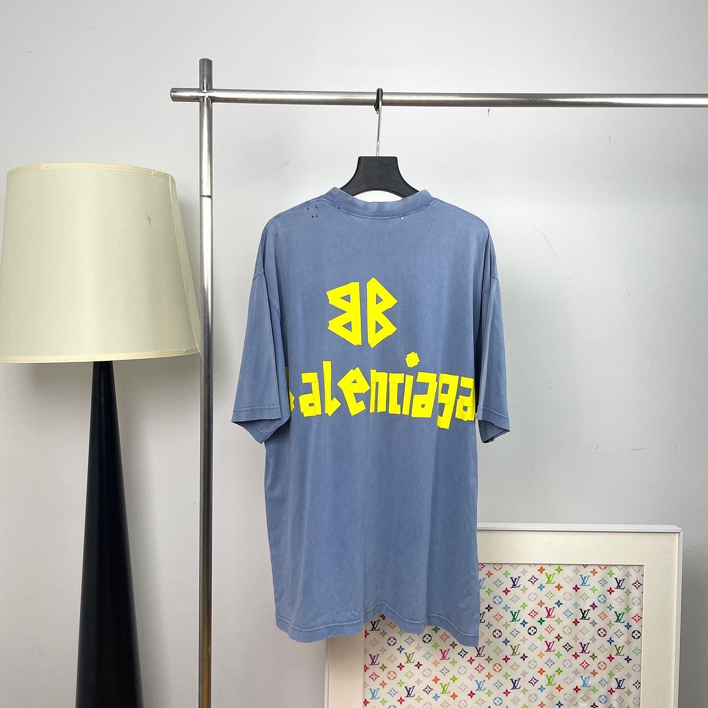 Balenciaga Balenciaga Tape Logo Graphic T-Shirt Size L Size US L / EU 52-54 / 3 - 2 Thumbnail