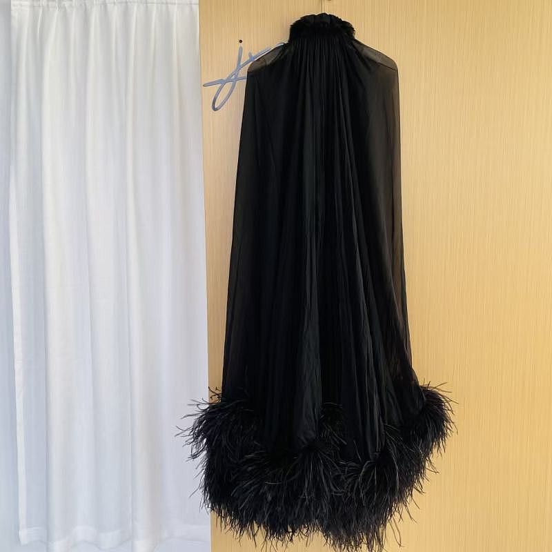 Saint Laurent Paris Saint Laurent Ostrich Feather Silk Cape Size F40 Size M / US 6-8 / IT 42-44 - 2 Thumbnail