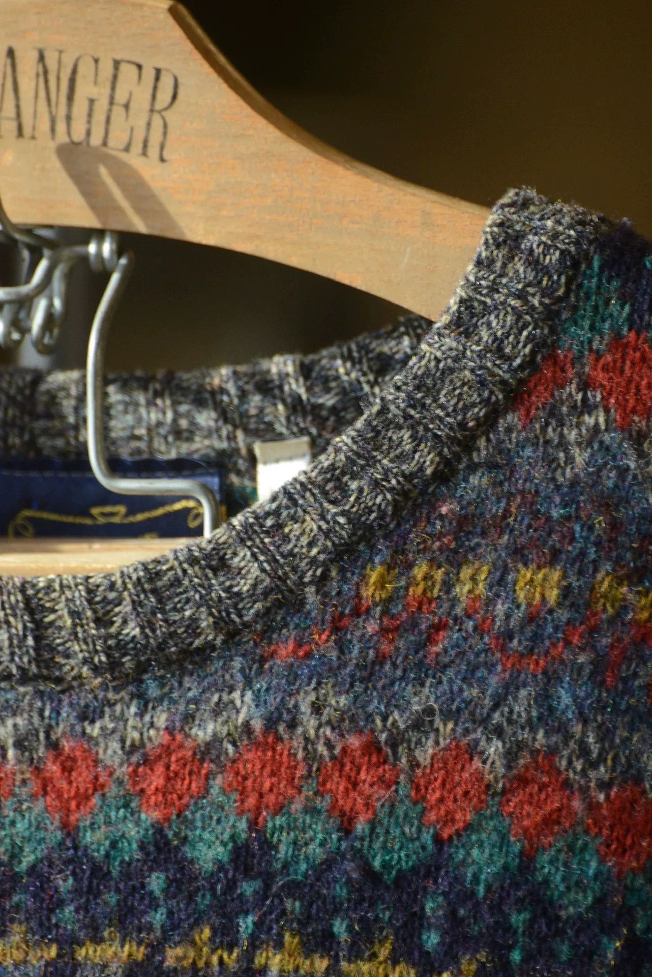 Vintage Traditions UK V-Neck Geometric Knit Sweater Size US M / EU 48-50 / 2 - 5 Thumbnail