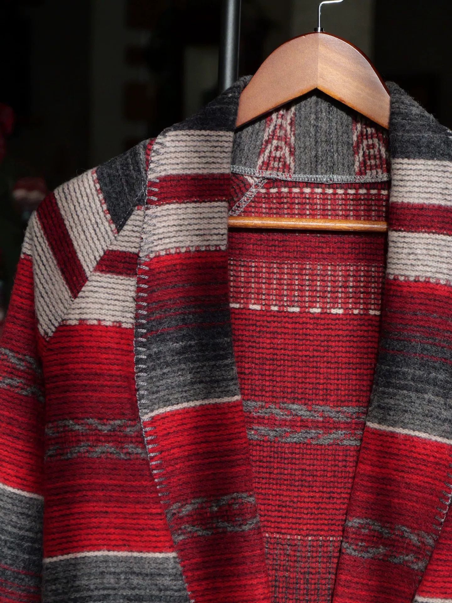 Johnson Woolen Mills Johnson Woolen Mills Totem Knit Cardigan Size US M / EU 48-50 / 2 - 2 Thumbnail